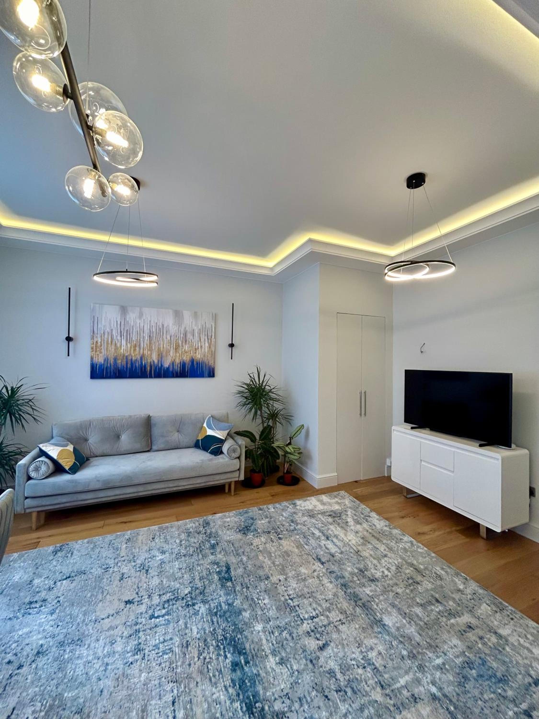 Stylish One Bed Flat in Paddington Pool and gym next door Free secure underground parking nearby