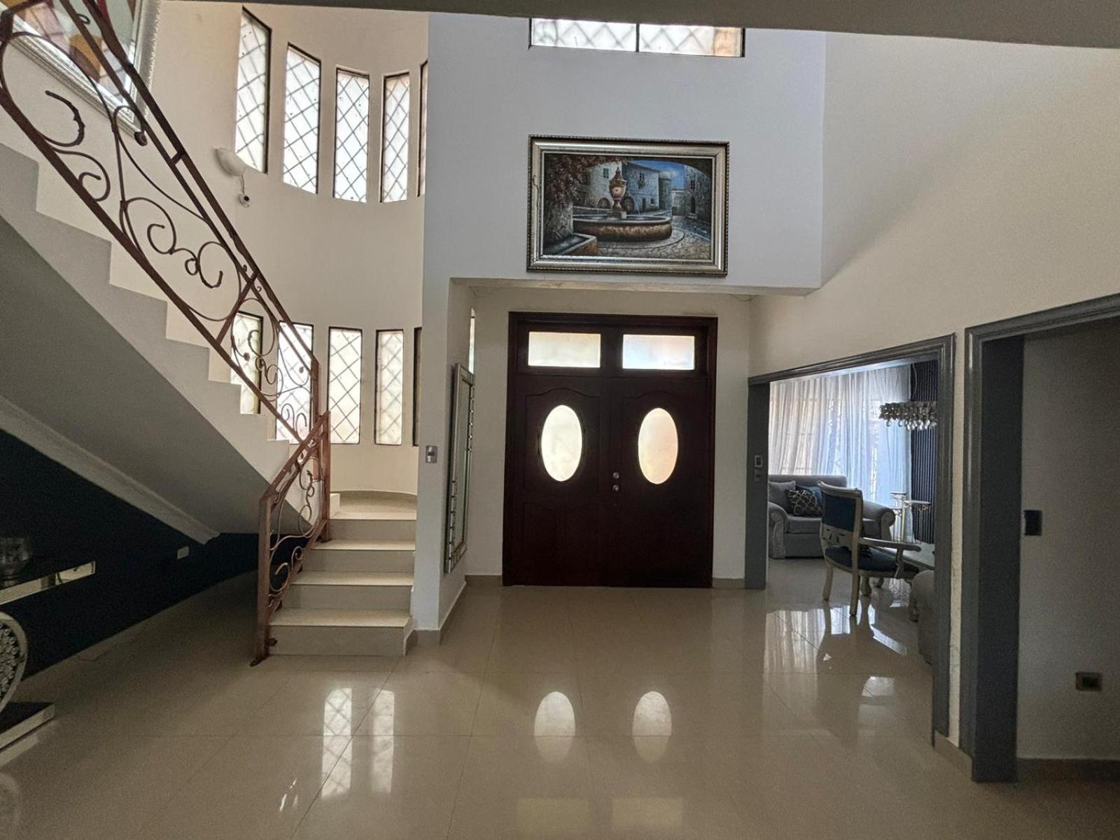 Casa familiar con piscina y cerca de la playa