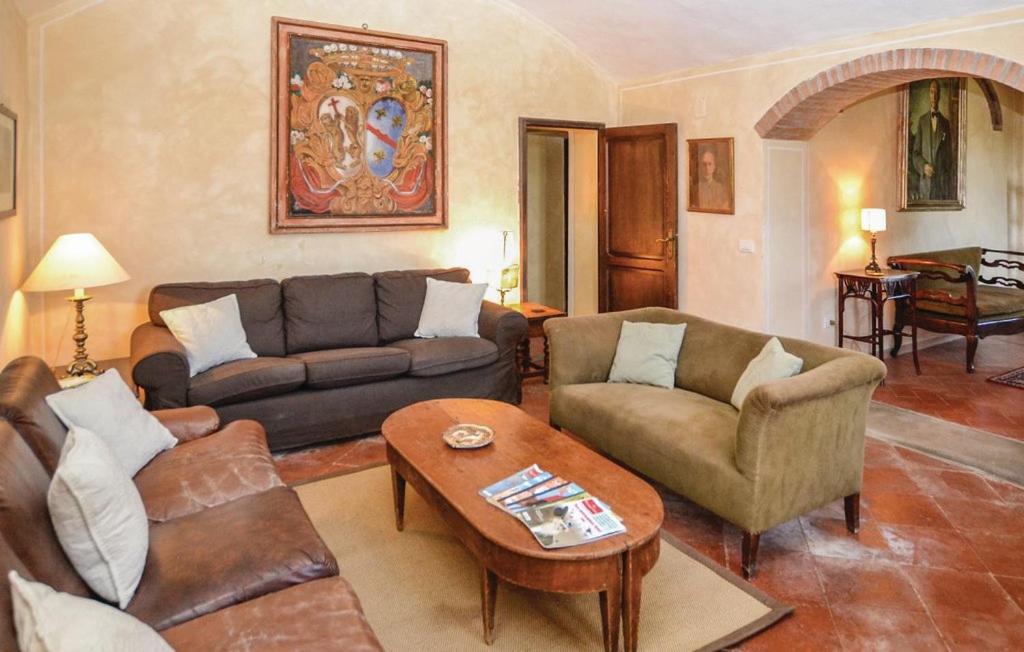 Tuscan Farmhouses at Castello del Calcione Estate