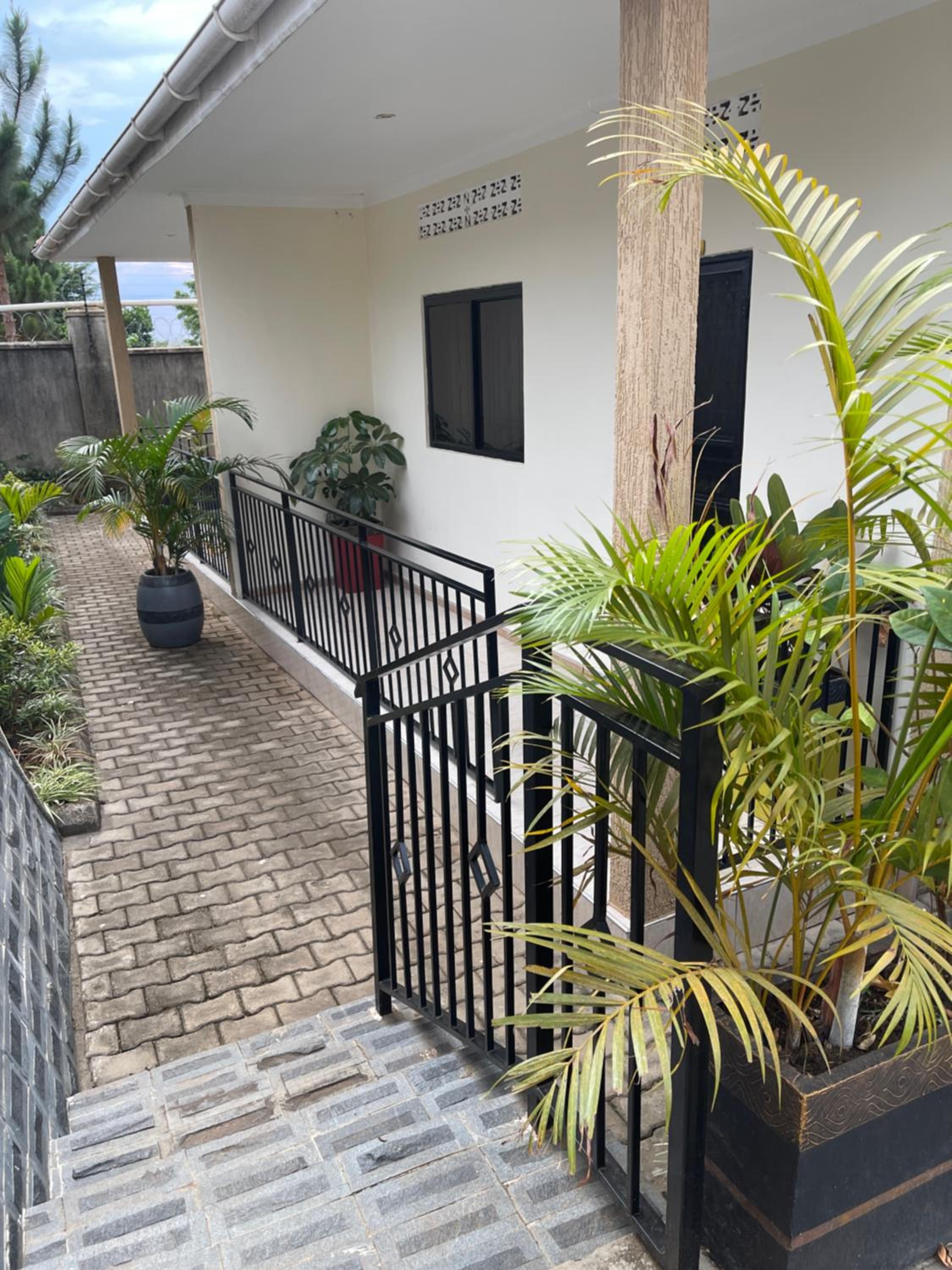 Interconnect Airport Cottages