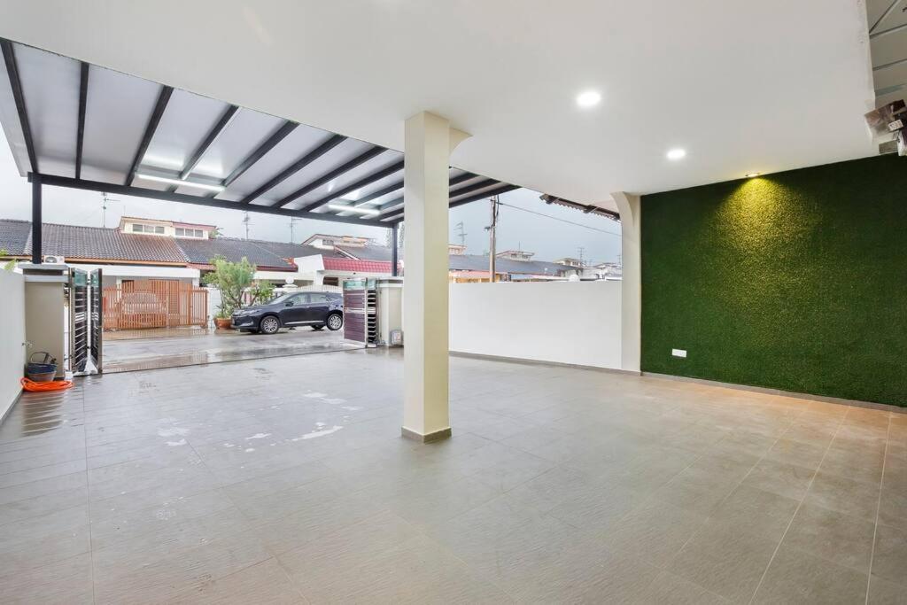 668HomestayTmn Sentosa大丰 17Pax Near Mid Valley