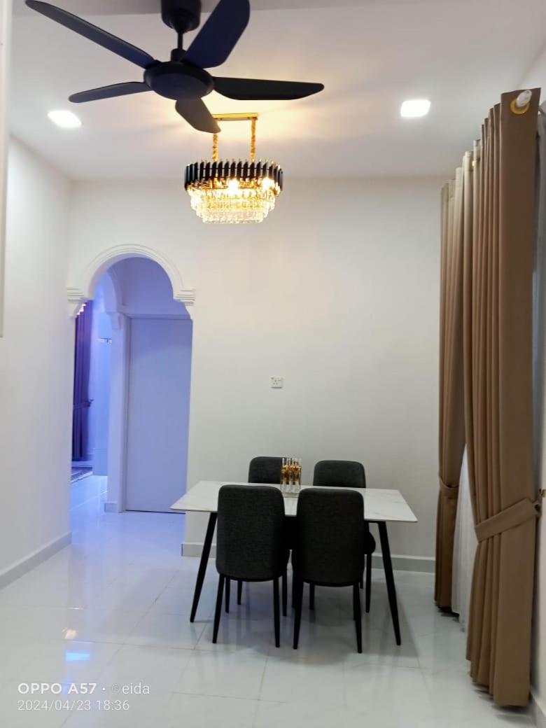 Delisha Qistina Homestay Jalan Rantau Panjang Pasir Mas photo 2