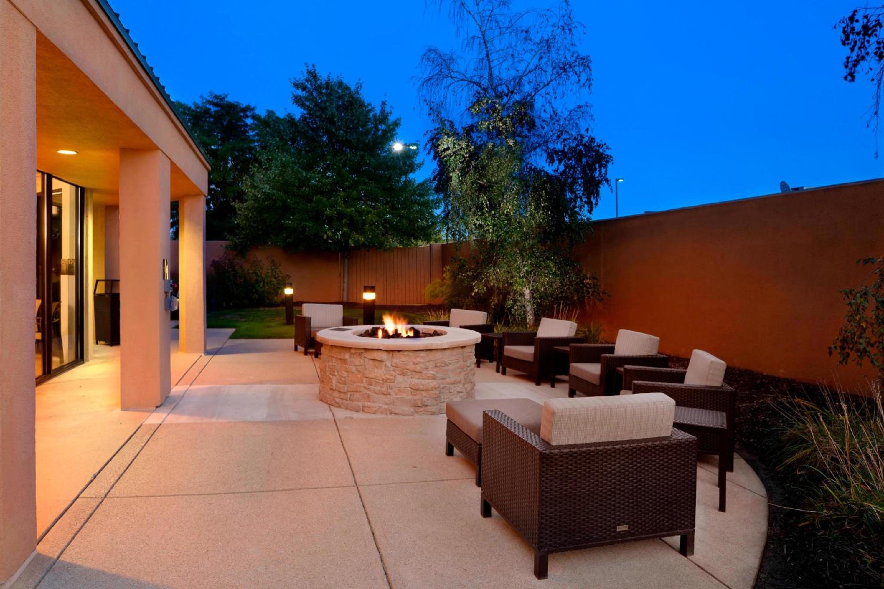 Kokomo Vacations - Courtyard by Marriott Kokomo - Property Image 10