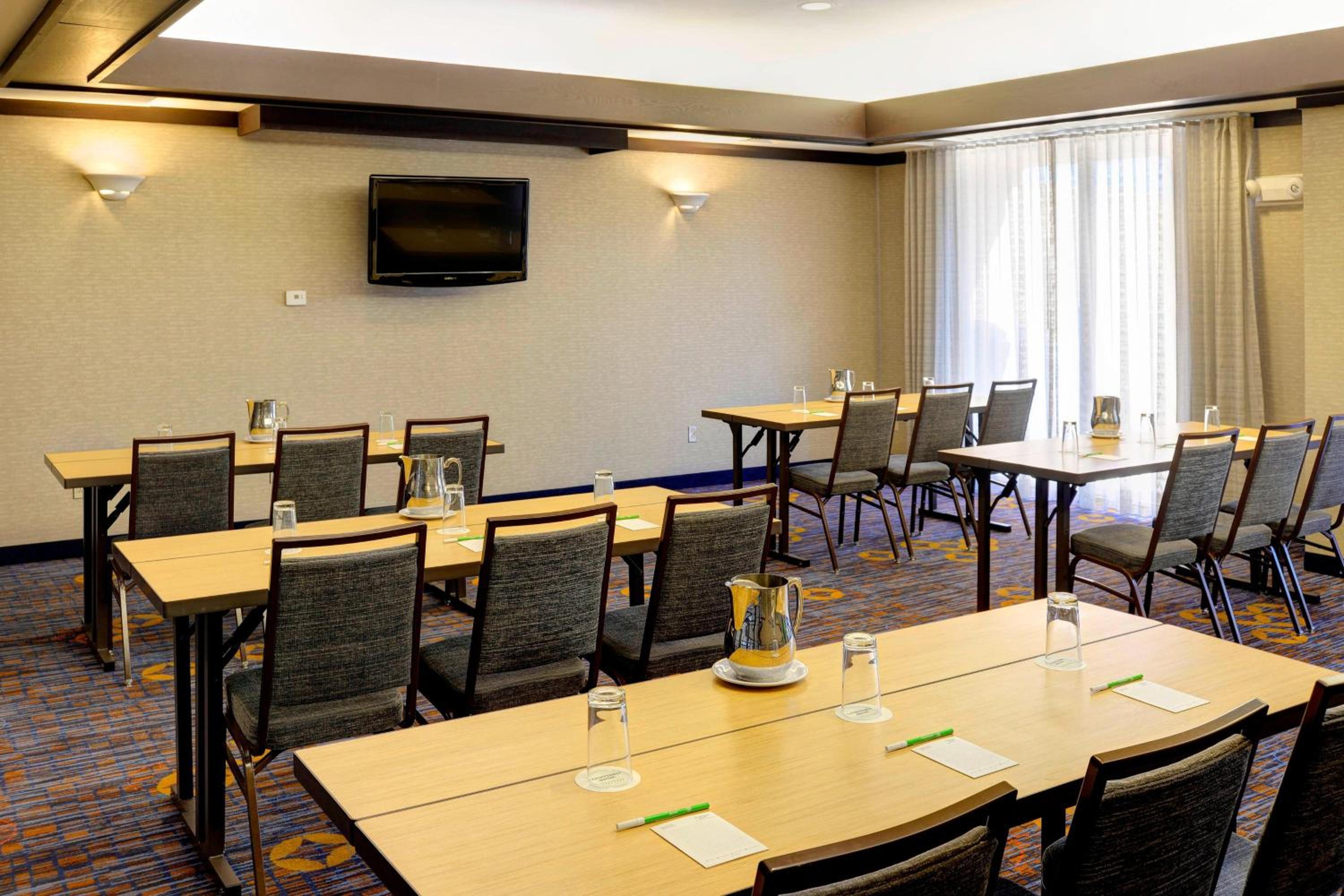 Kokomo Vacations - Courtyard by Marriott Kokomo - Property Image 2