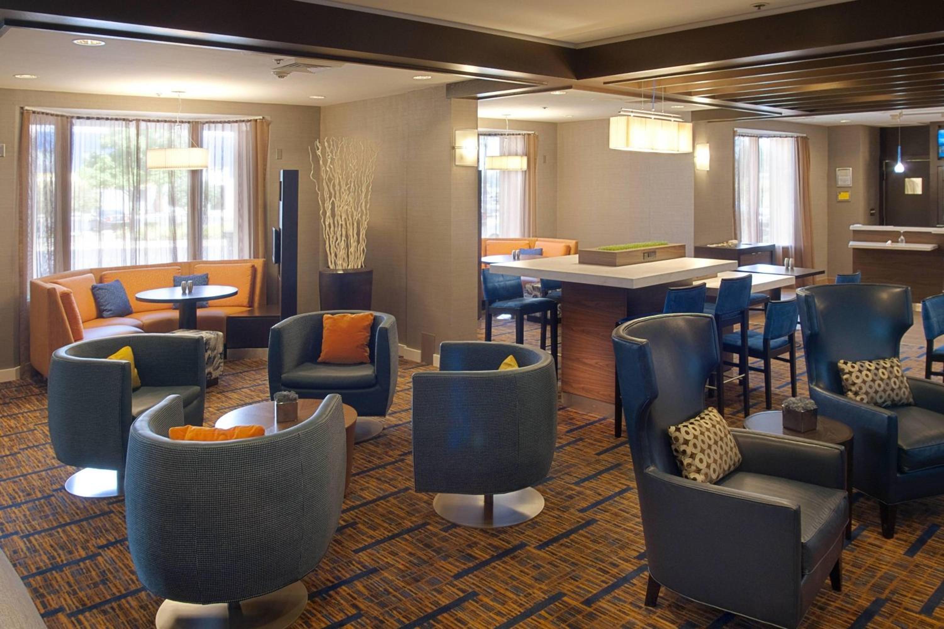 Kokomo Vacations - Courtyard by Marriott Kokomo - Property Image 12