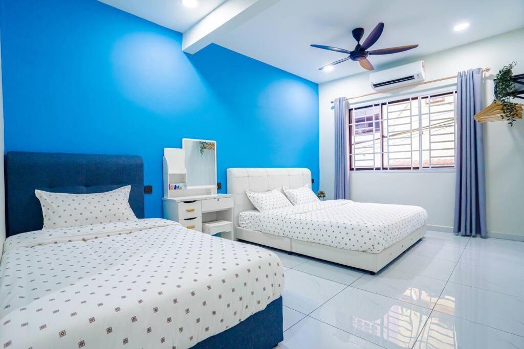 668HomestayTmn Sentosa大丰18Pax Near Mid Valley