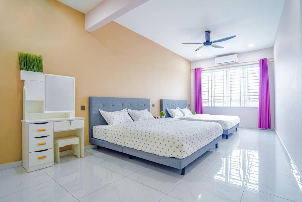 668HomestayTmn Sentosa大丰18Pax Near Mid Valley
