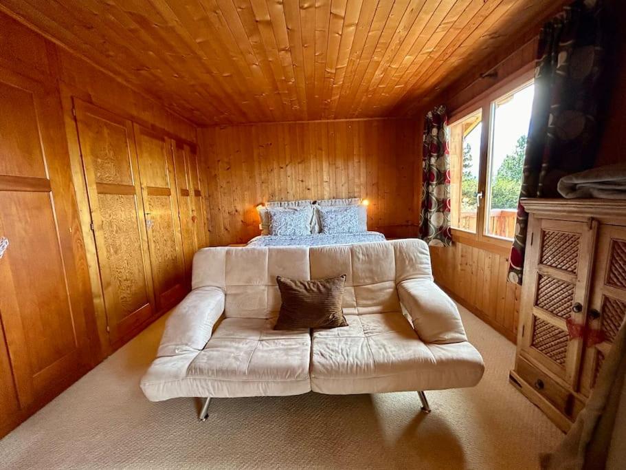Peace & comfort - Great views and location