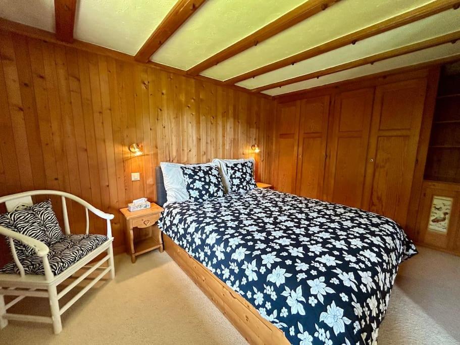 Peace & comfort - Great views and location