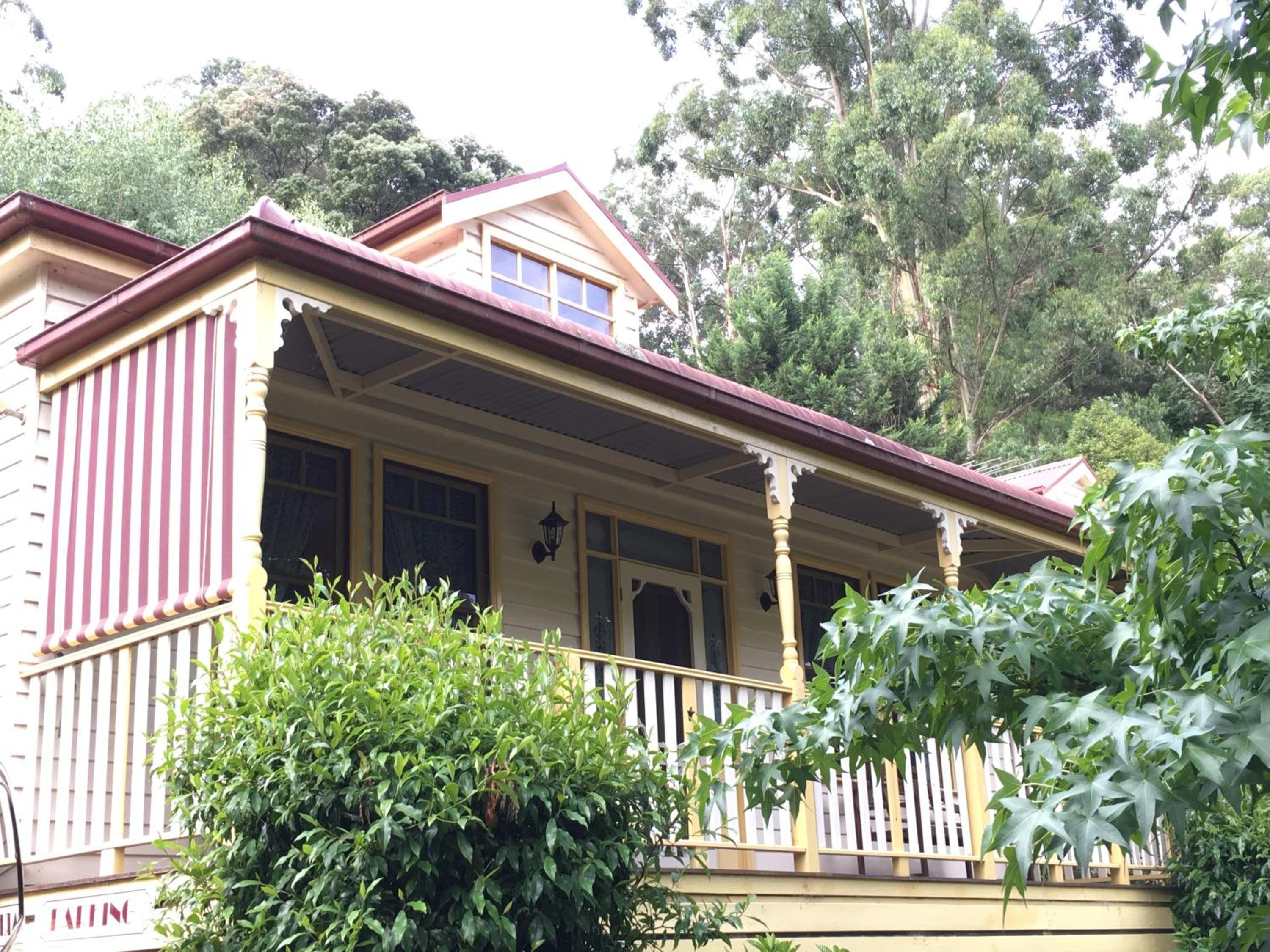 Charnwood Cottages in Warburton