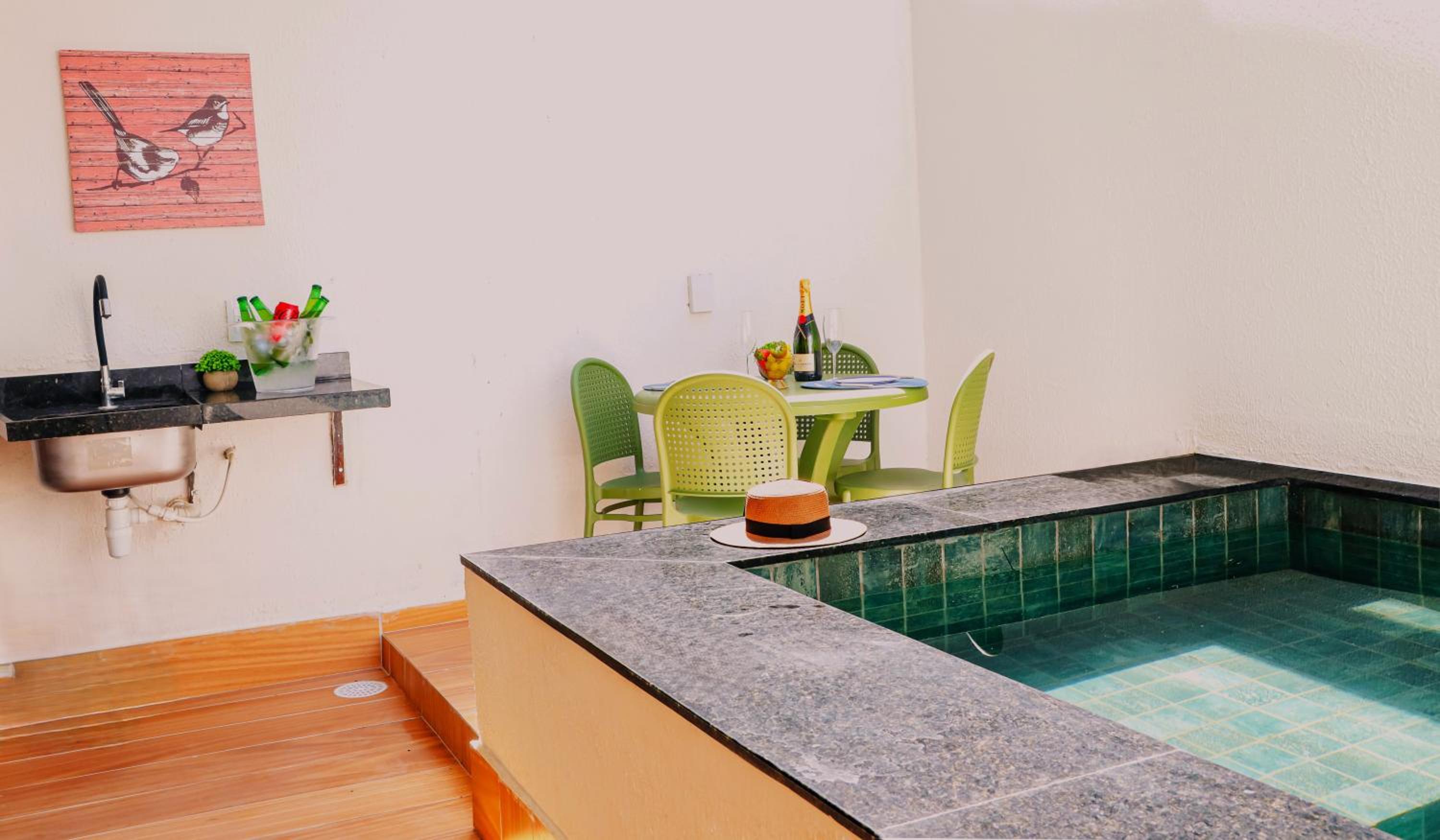 PORTO DE GALINHAS Flats na melhor localização a 50M DO MAR E CENTRINHO - OPÇÕES COM E SEM PISCINA PRIVATIVA