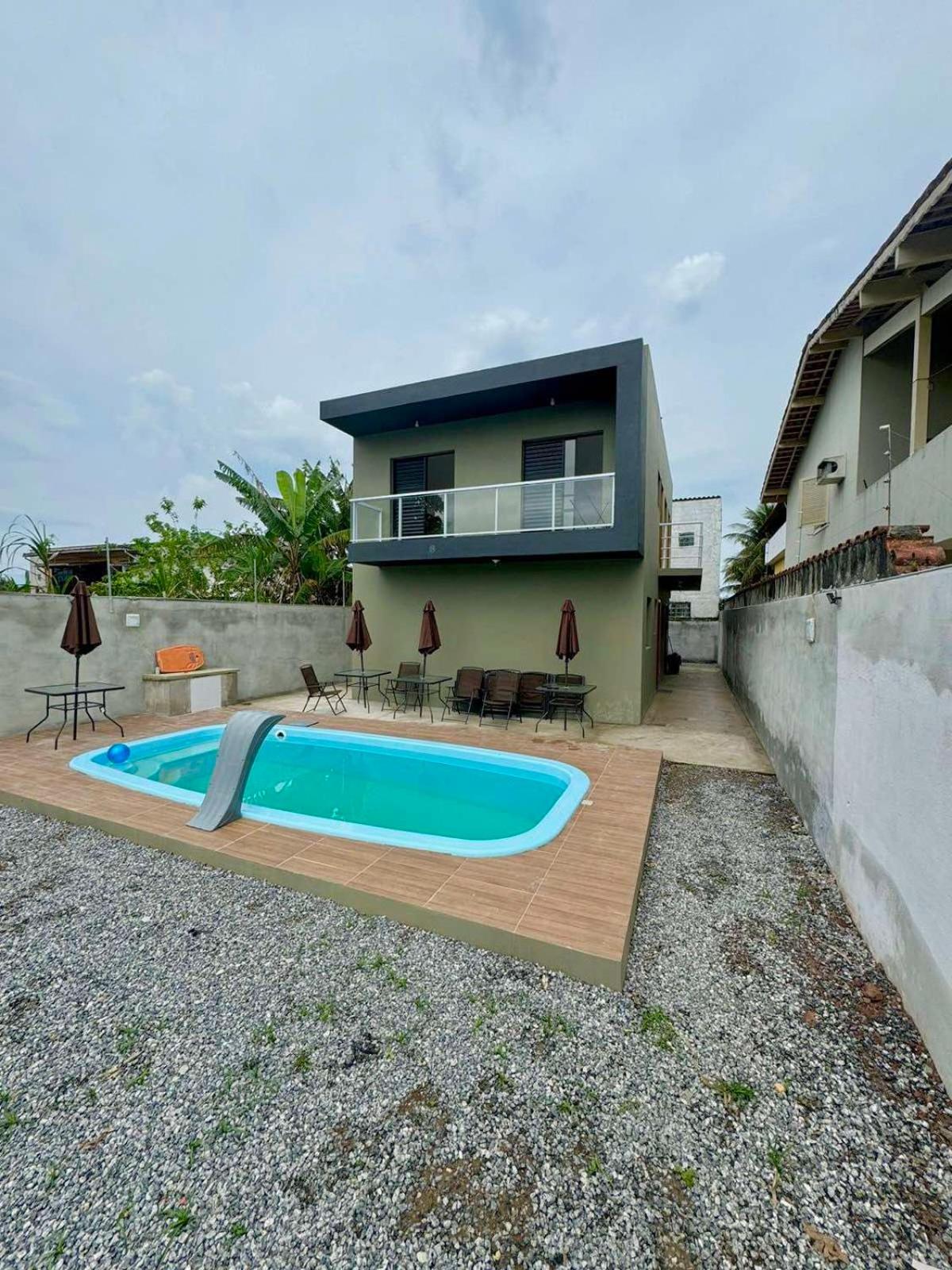 Apto com piscina perto da praia!