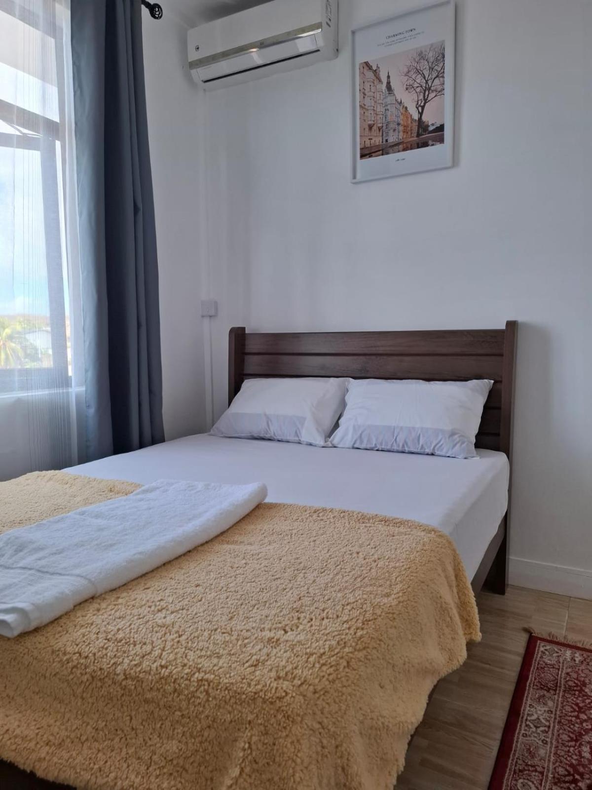 Beach house apartment with pool view 2