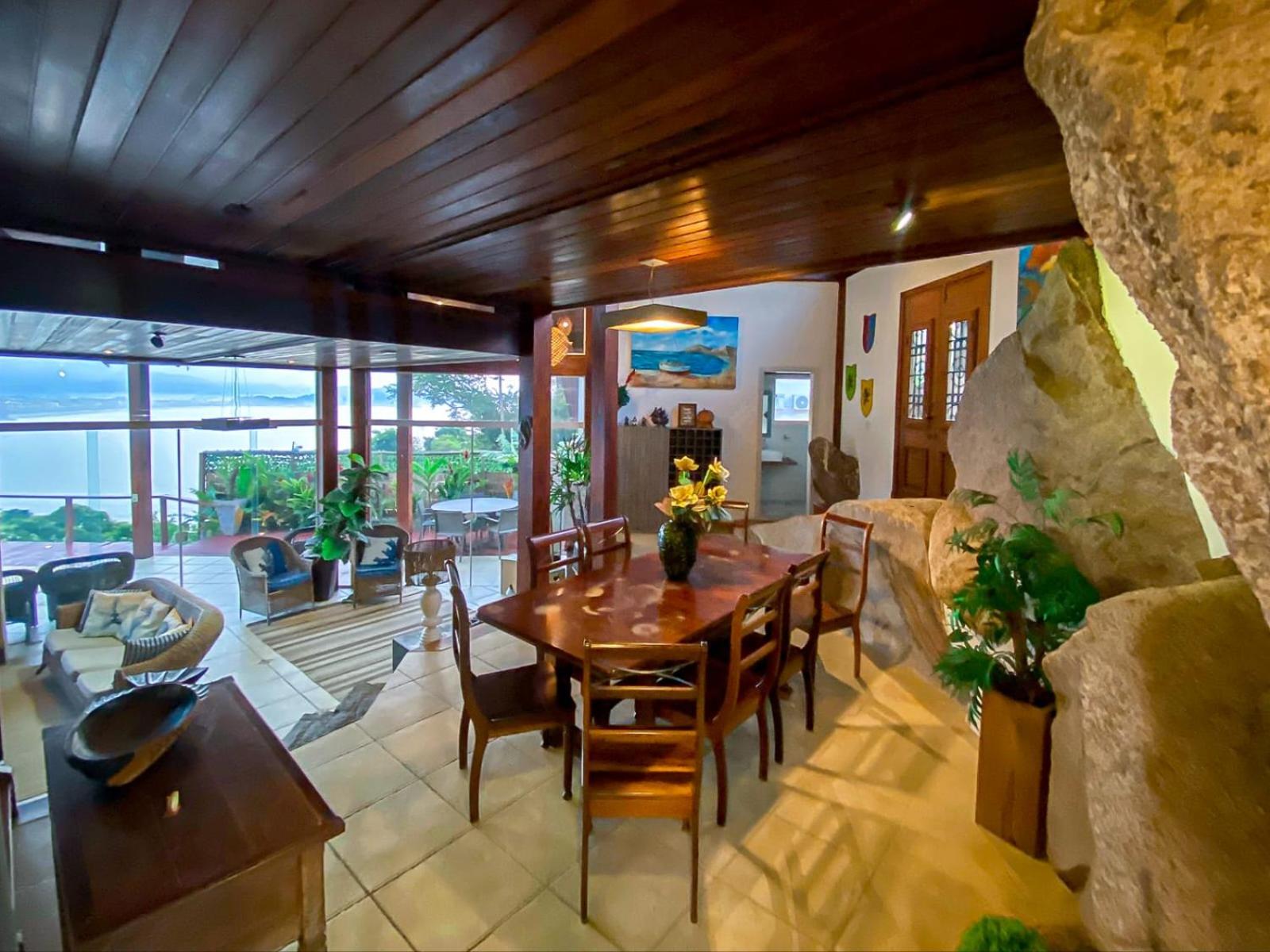 Casa Ubatuba Praia das Toninhas