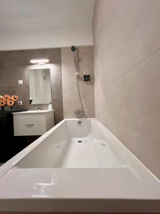 The Butterfly Suite București