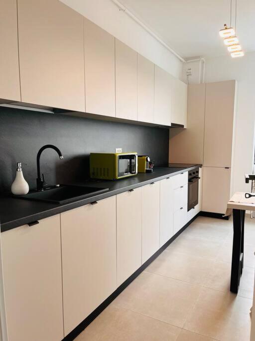The Butterfly Suite București