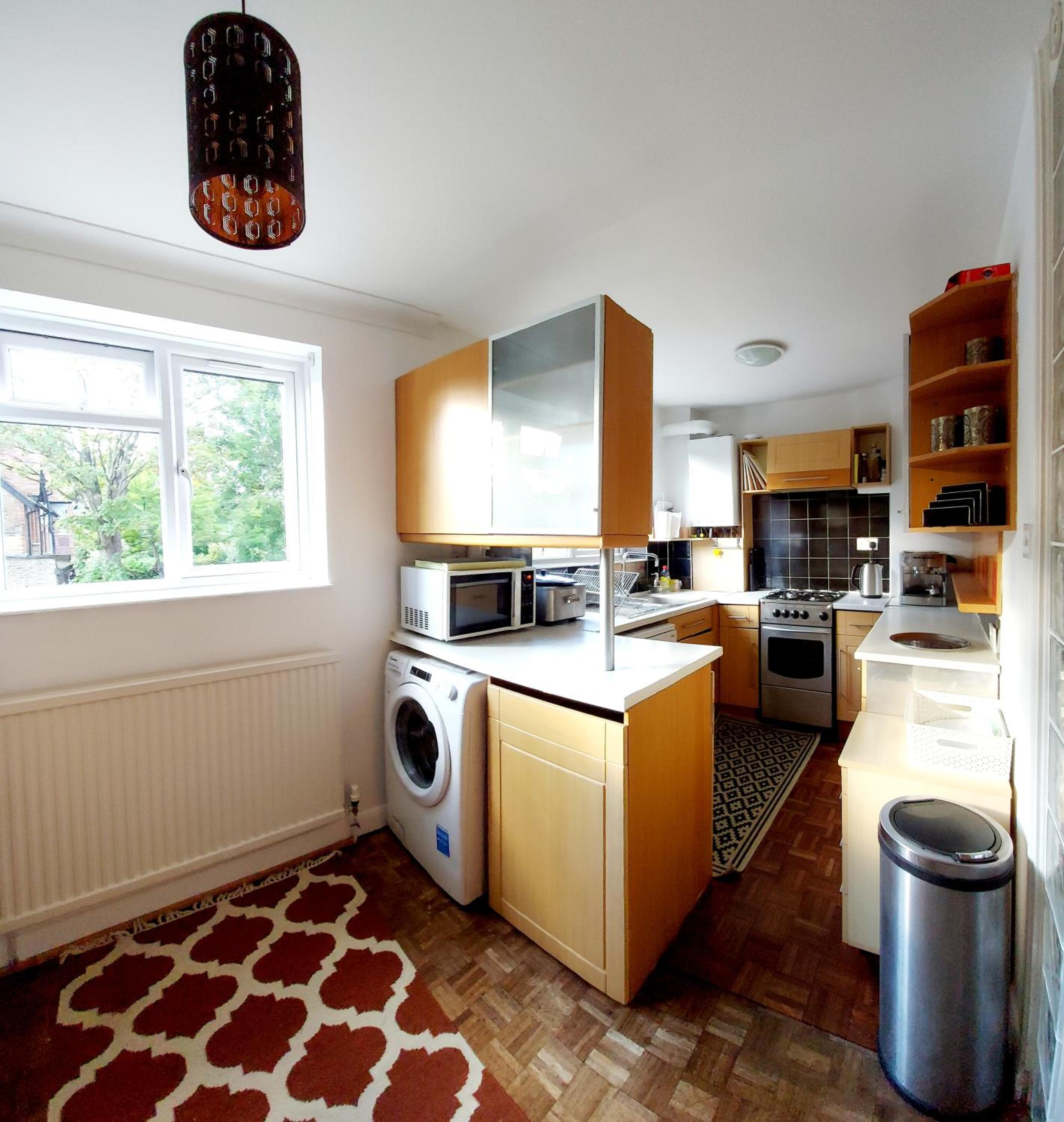 Oriental, 2 Double Bedroom Flat, Royal Greenwich, SE London
