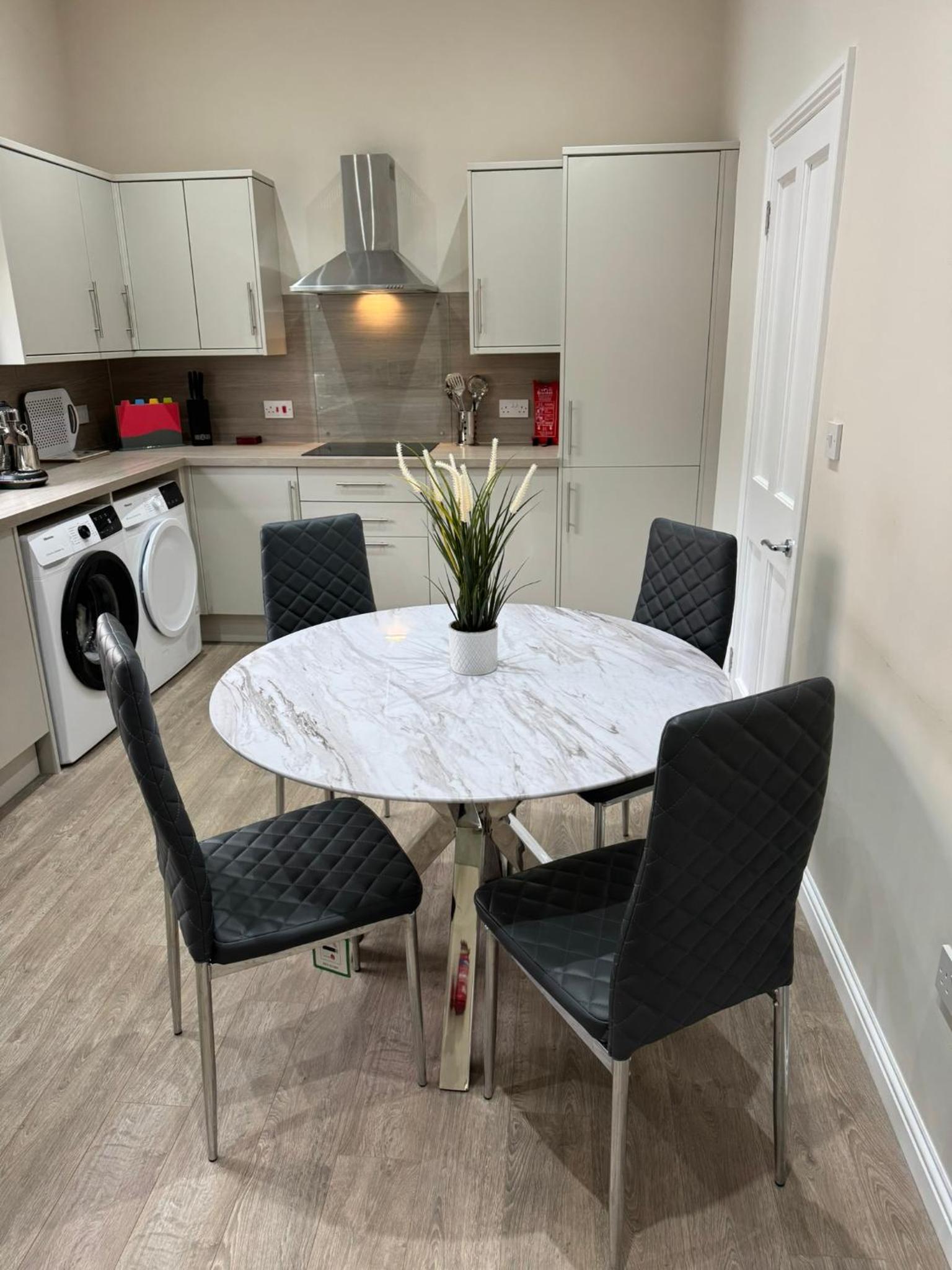 Luxury 2 Bedroom Cottage view 4