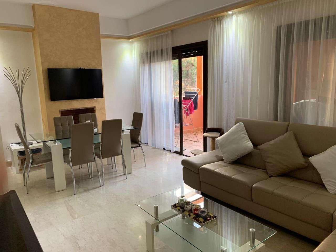 Beautiful cozy apartment with pool view 2
