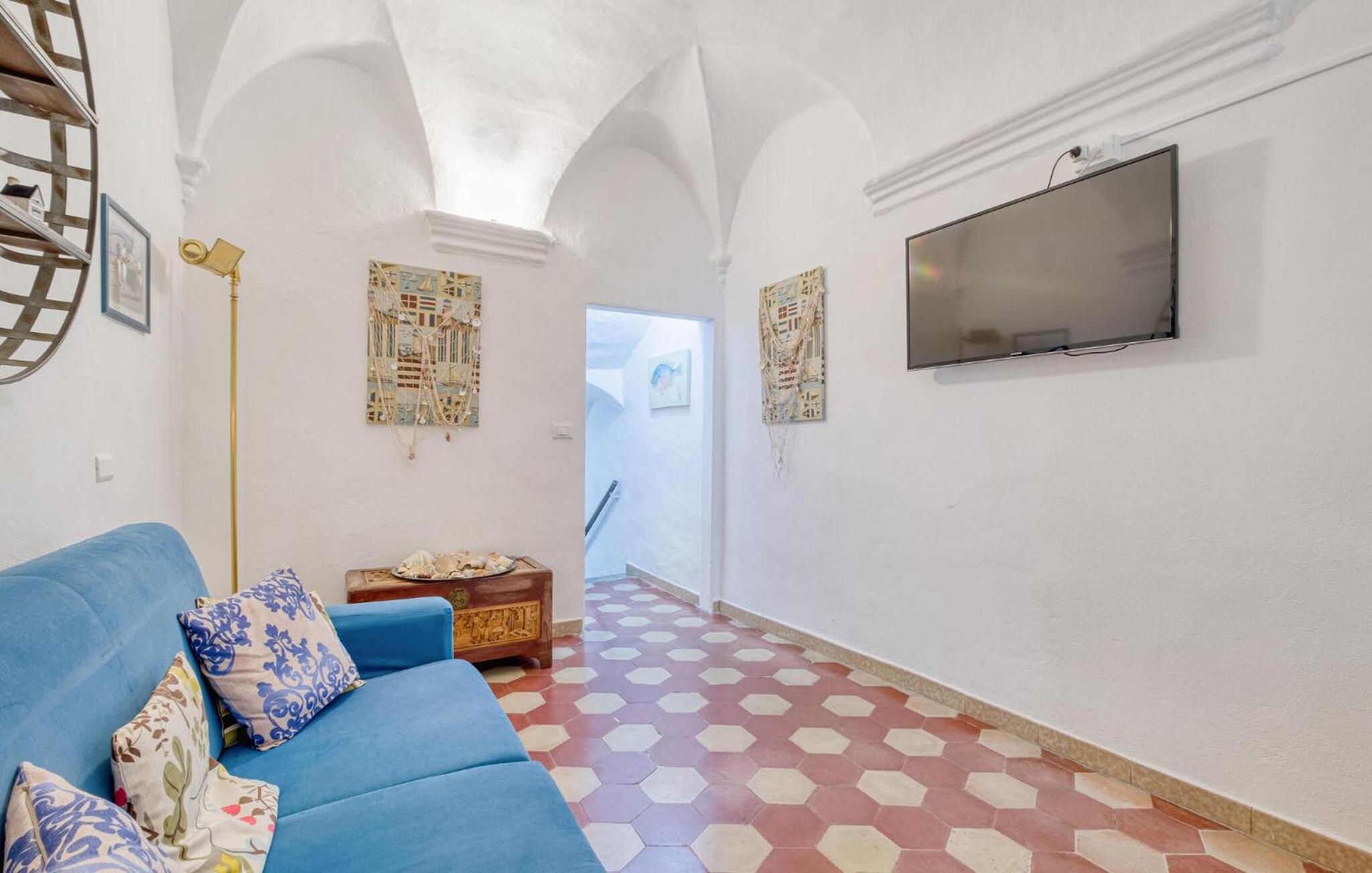 Gorgeous Apartment In Sanremo Im With Wifi view 4