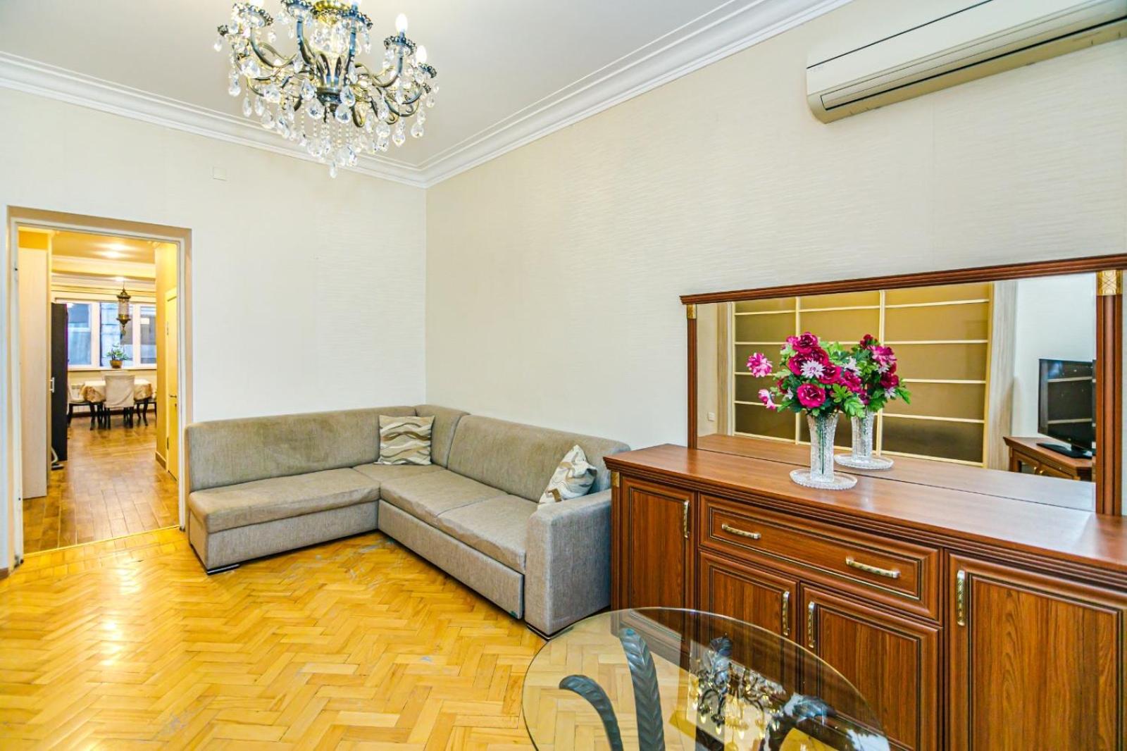 Cozy 1 bedroom in Nizami str,