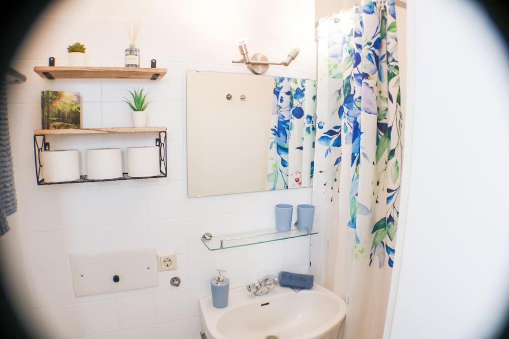 Le Petit- Niedliches Ferienapartment mit Pool