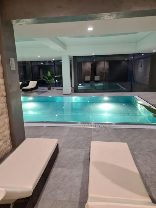 Le Petit- Niedliches Ferienapartment mit Pool