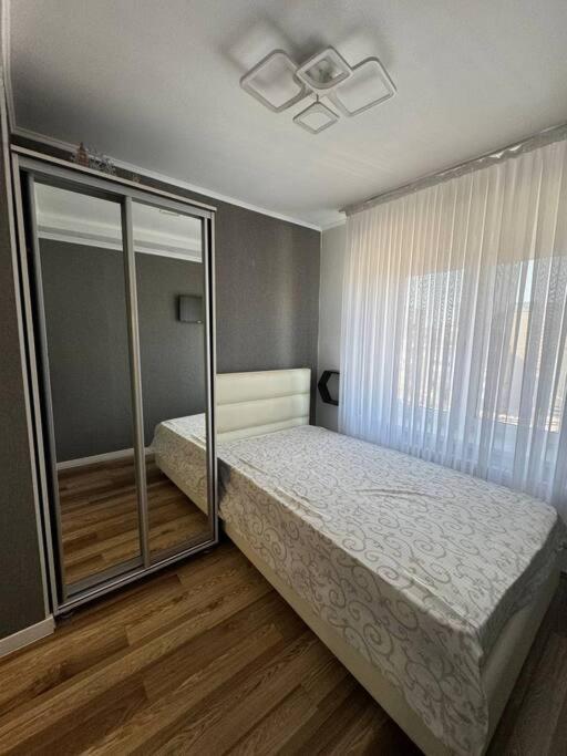 Apartment on Vieru Street view 4