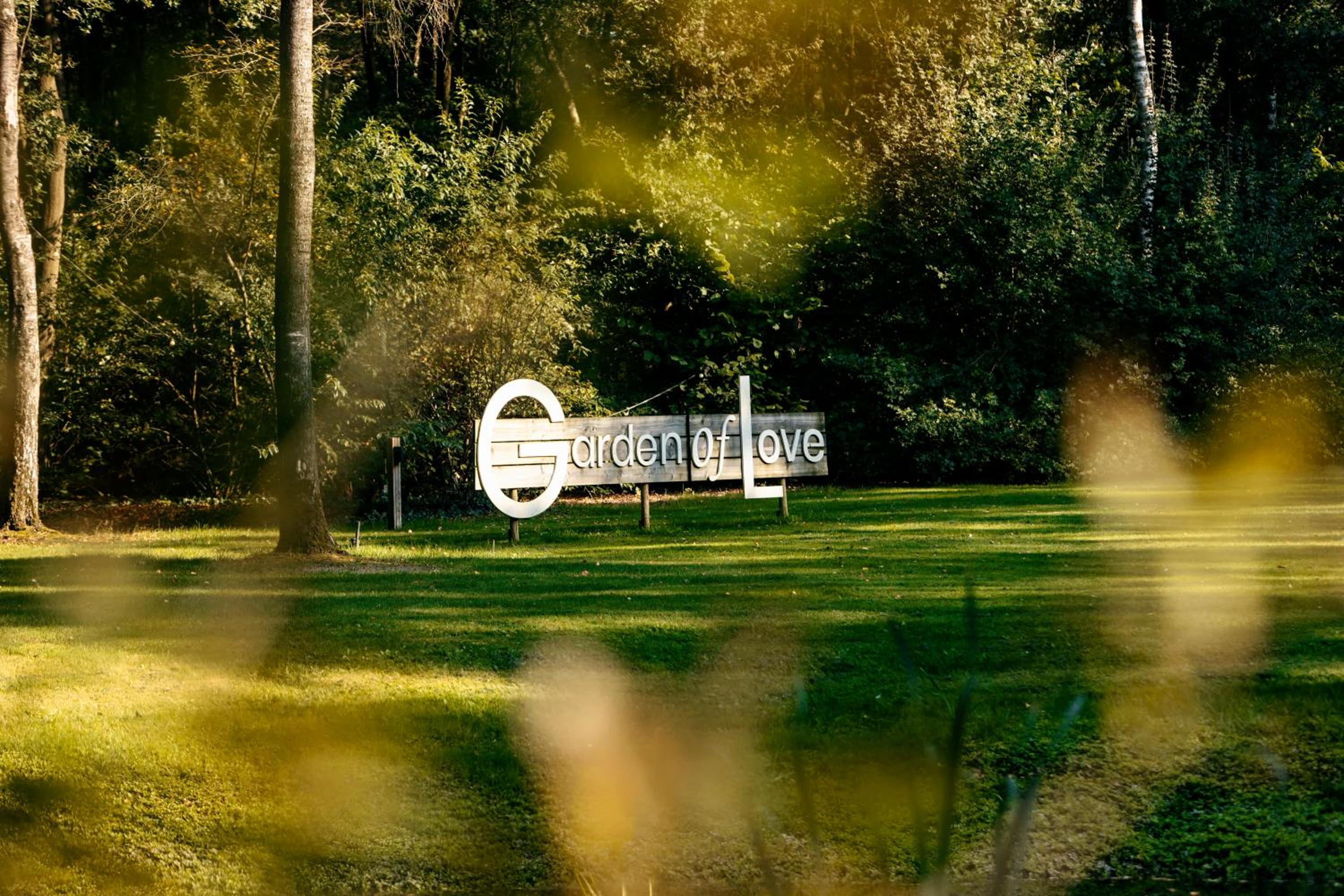 Villa 't Boshuys - a private and green location for families or friends up to 16 guests view 5