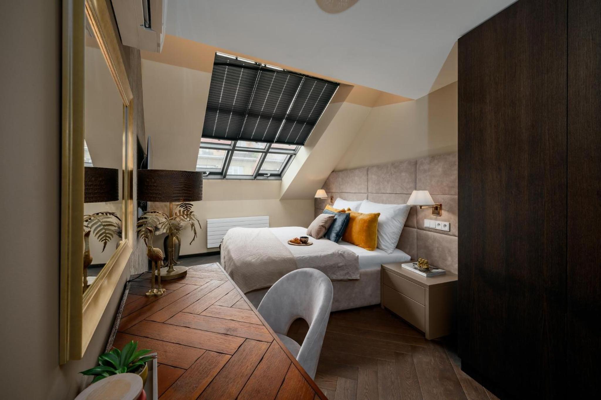 Two bedroom maisonette with balcony in Smíchov by Prague Days