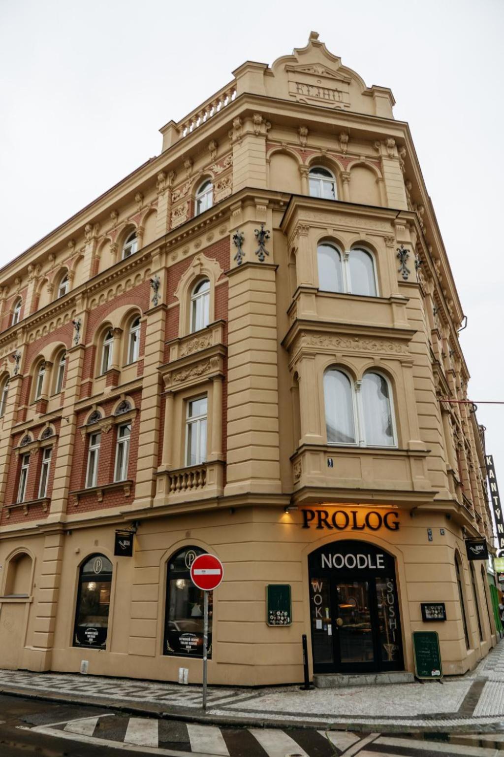 Two bedroom maisonette with balcony in Smíchov by Prague Days