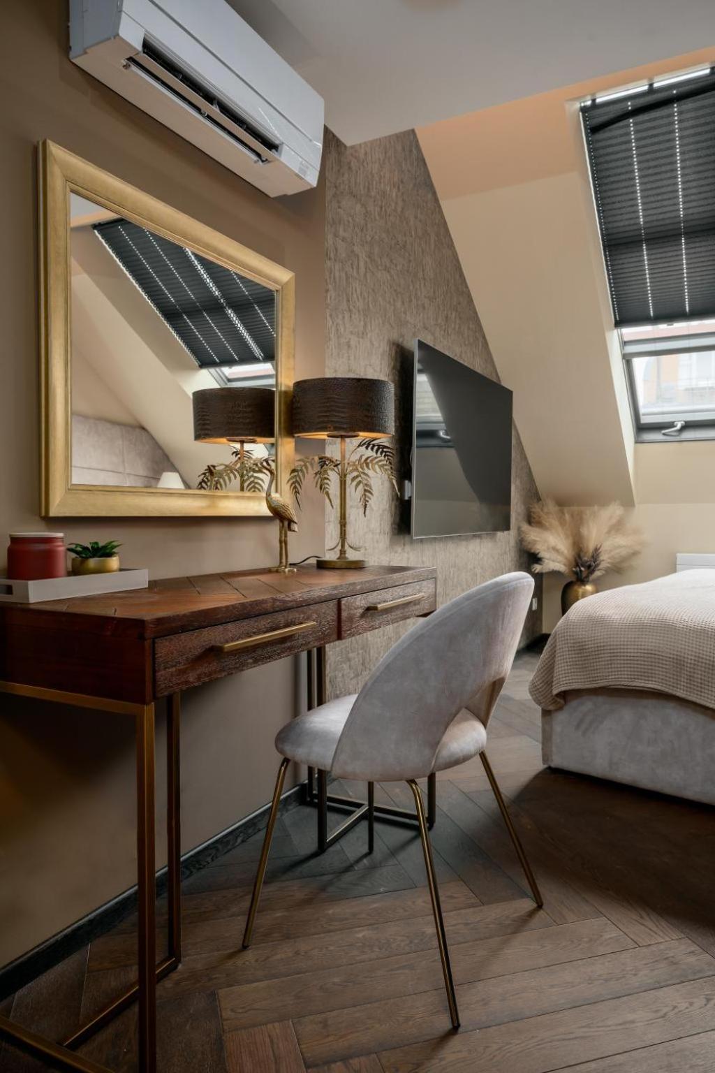 Two bedroom maisonette with balcony in Smíchov by Prague Days