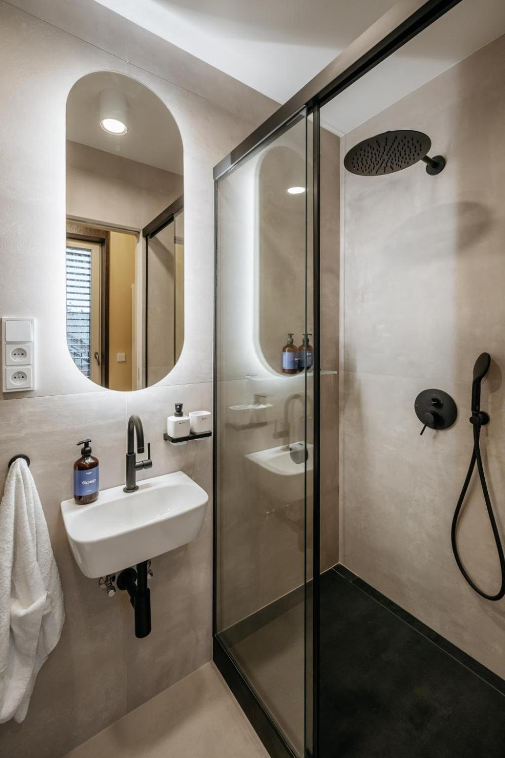 Two bedroom maisonette with balcony in Smíchov by Prague Days