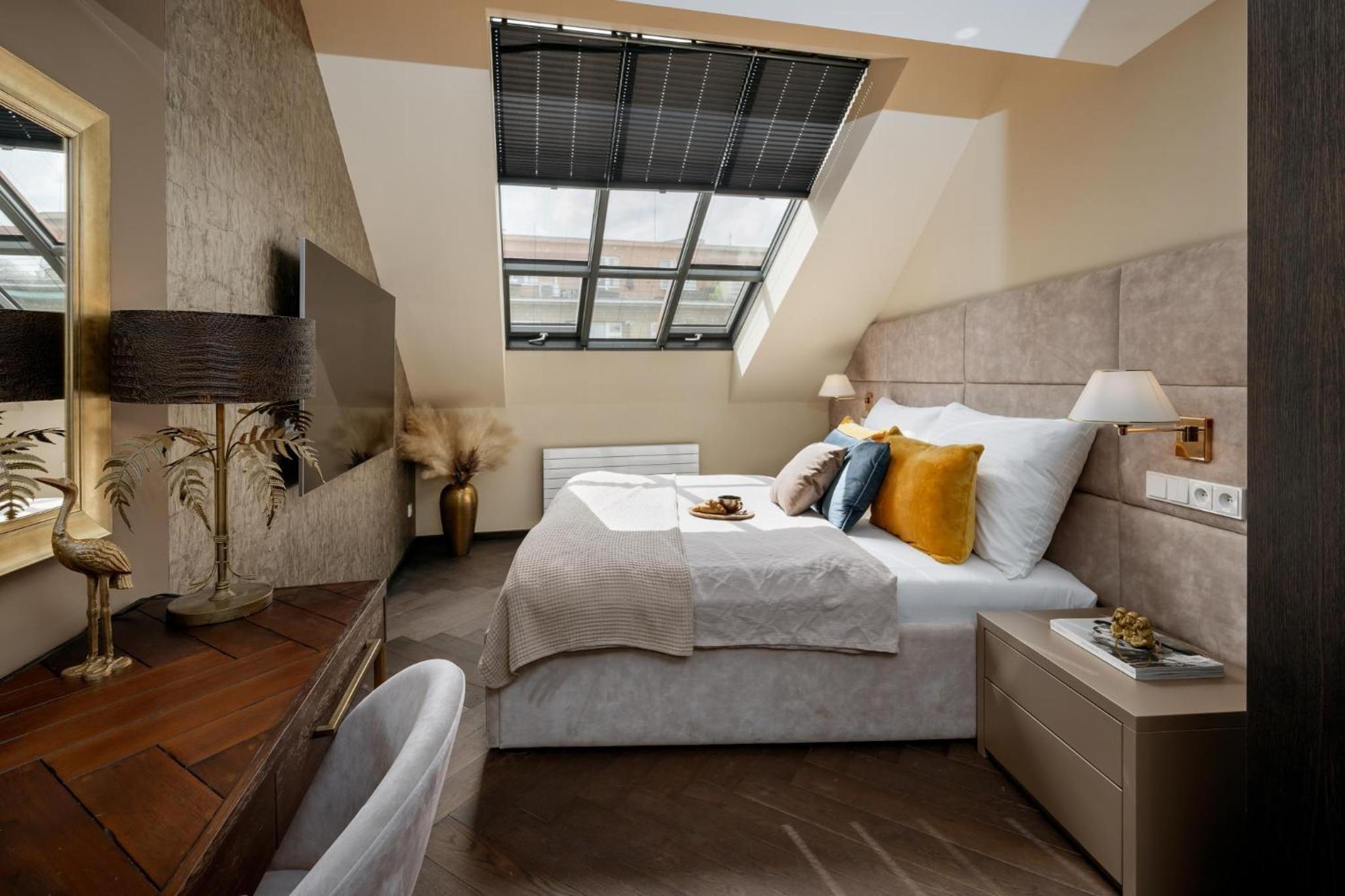 Two bedroom maisonette with balcony in Smíchov by Prague Days