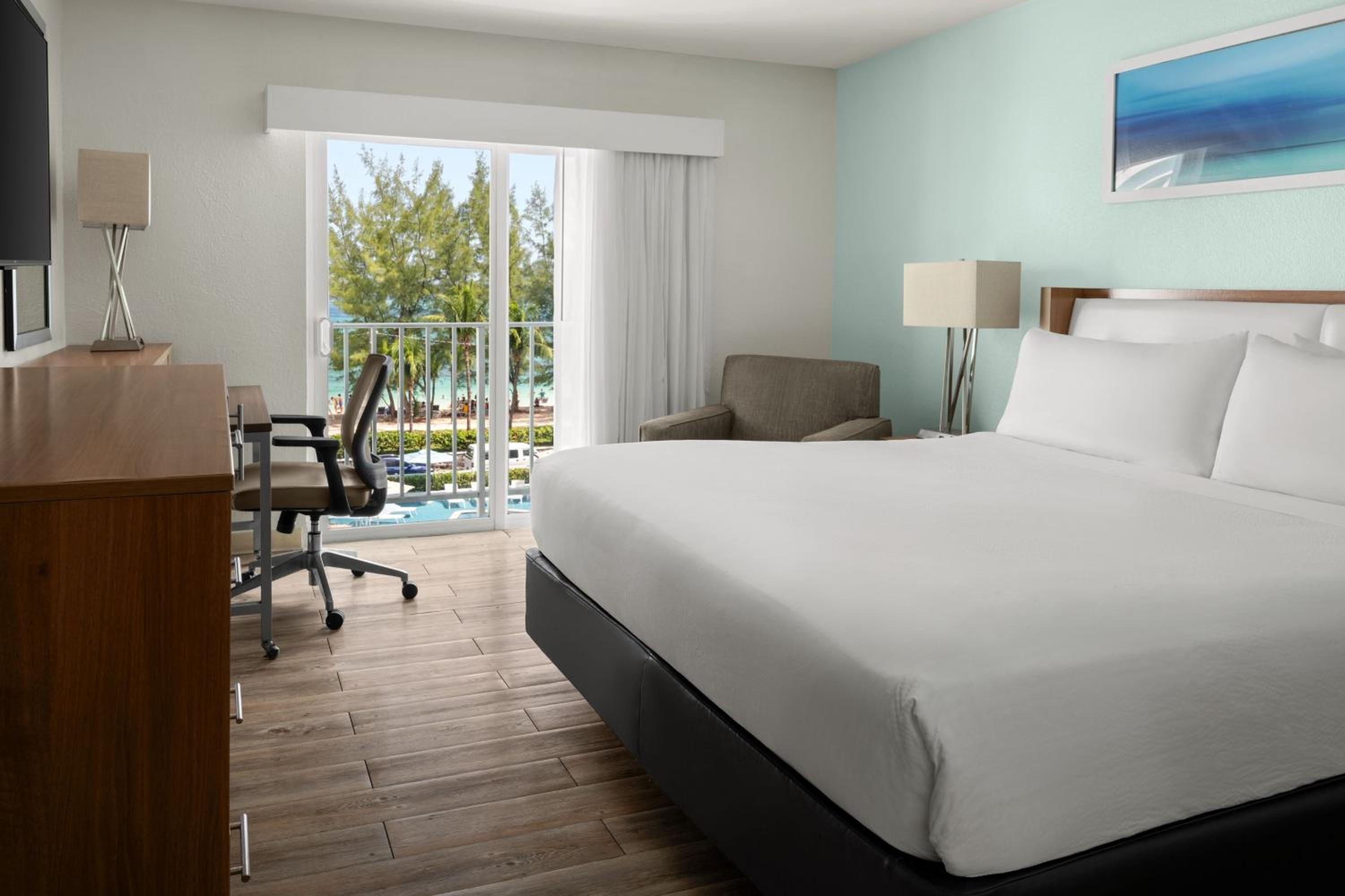 Nassau - Paradise Island Vacations - Courtyard by Marriott Nassau Downtown/Junkanoo Beach - Property Image 8