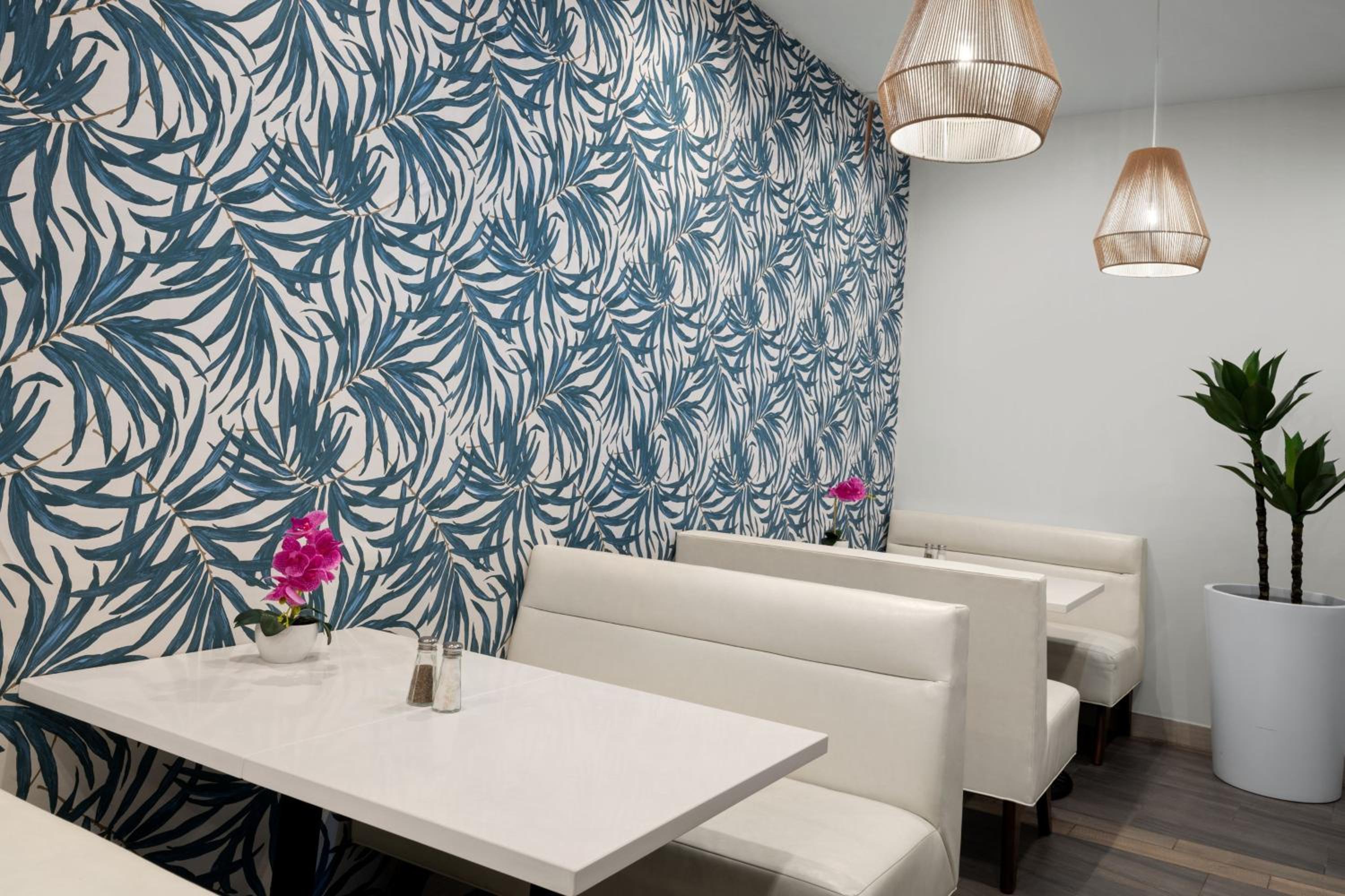 Nassau - Paradise Island Vacations - Courtyard by Marriott Nassau Downtown/Junkanoo Beach - Property Image 24