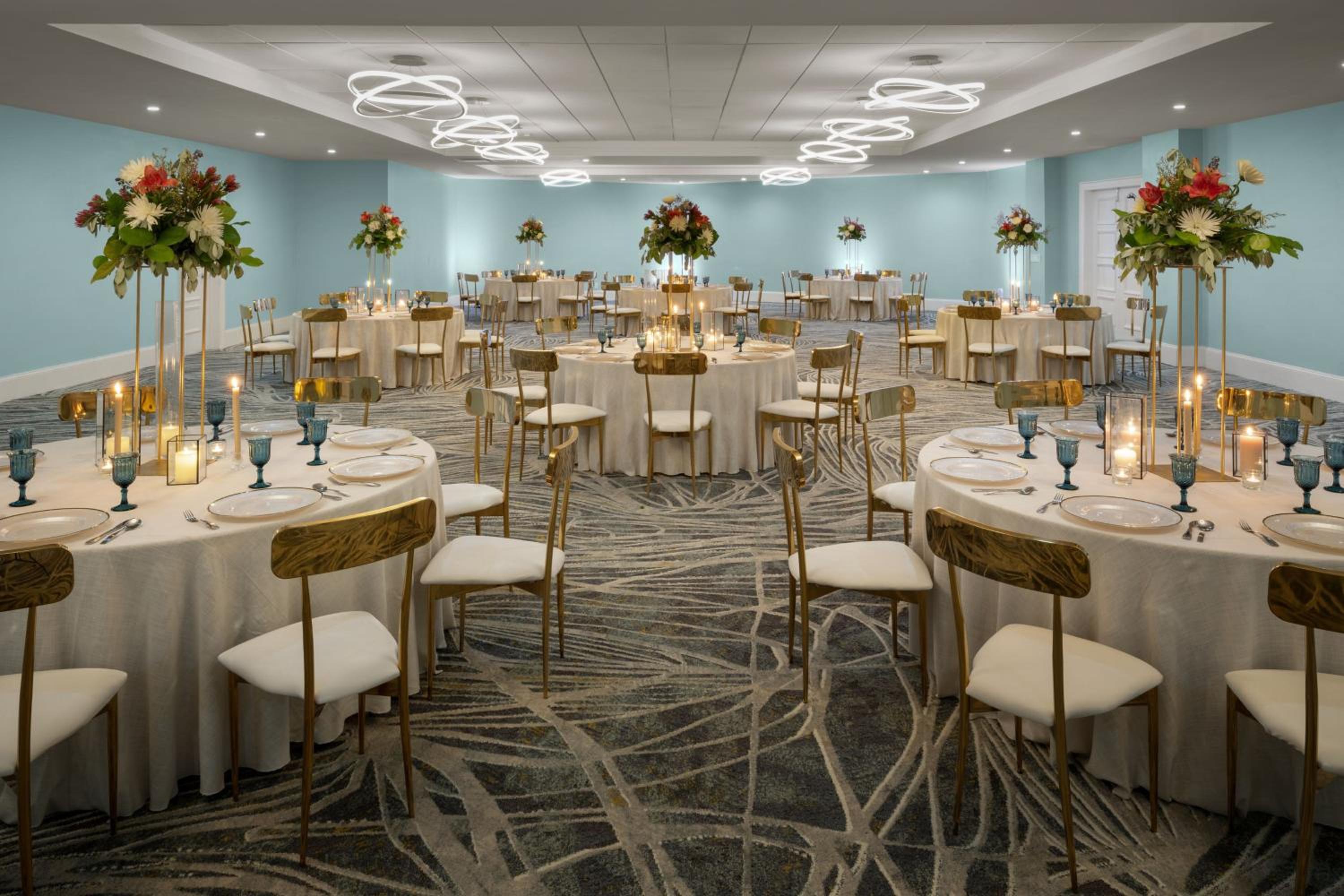 Nassau - Paradise Island Vacations - Courtyard by Marriott Nassau Downtown/Junkanoo Beach - Property Image 4