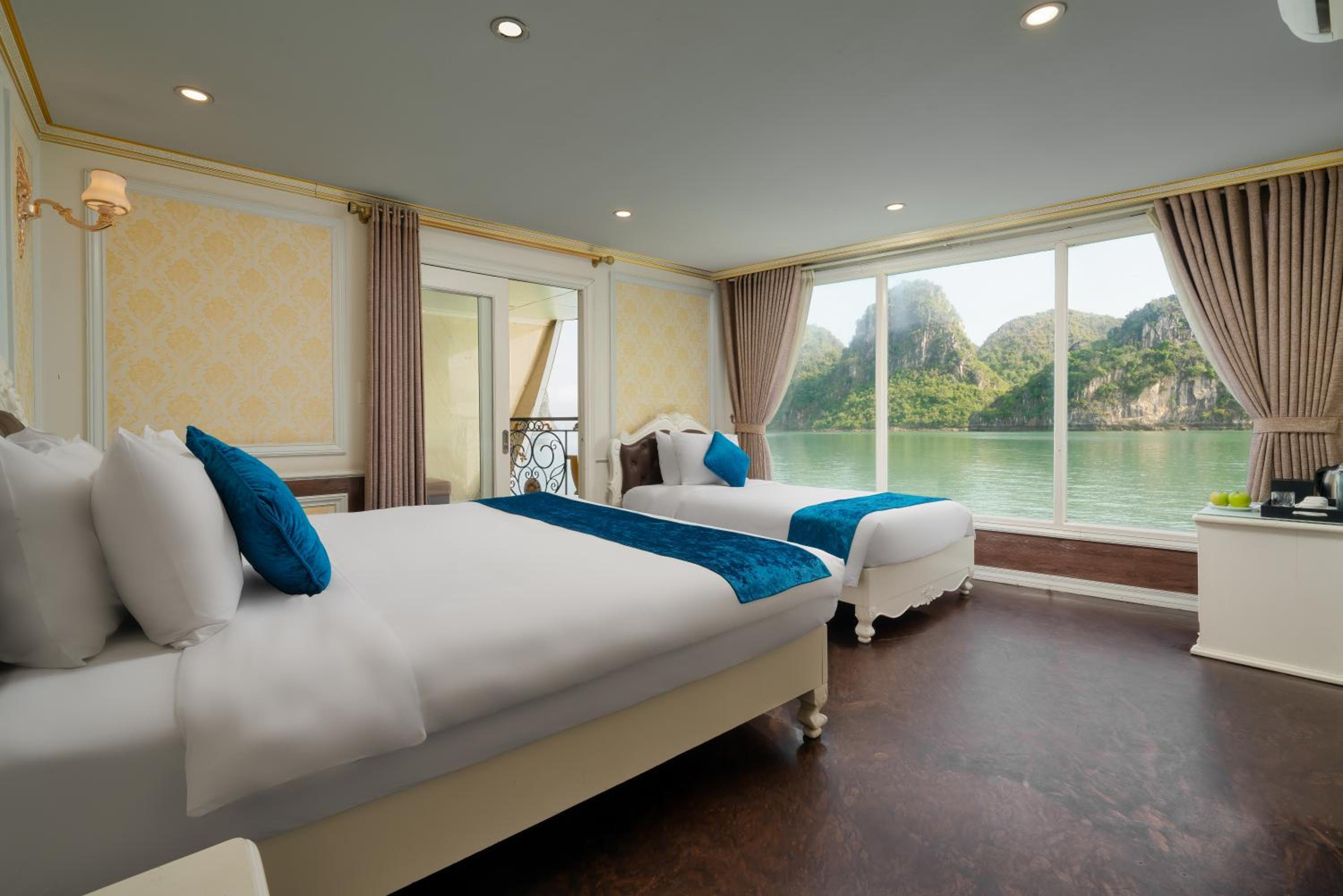 HaLONG AQUAMARINE ROYAL CRUISE