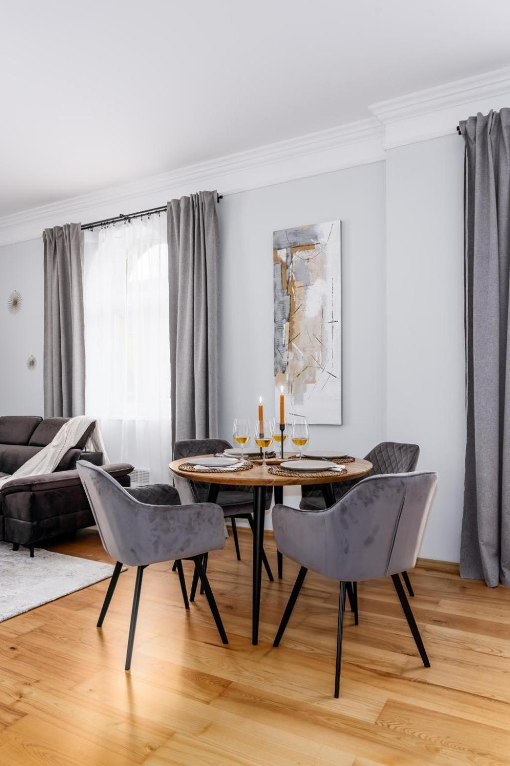 One bedroom apartment with fireplace & AC by Prague Days