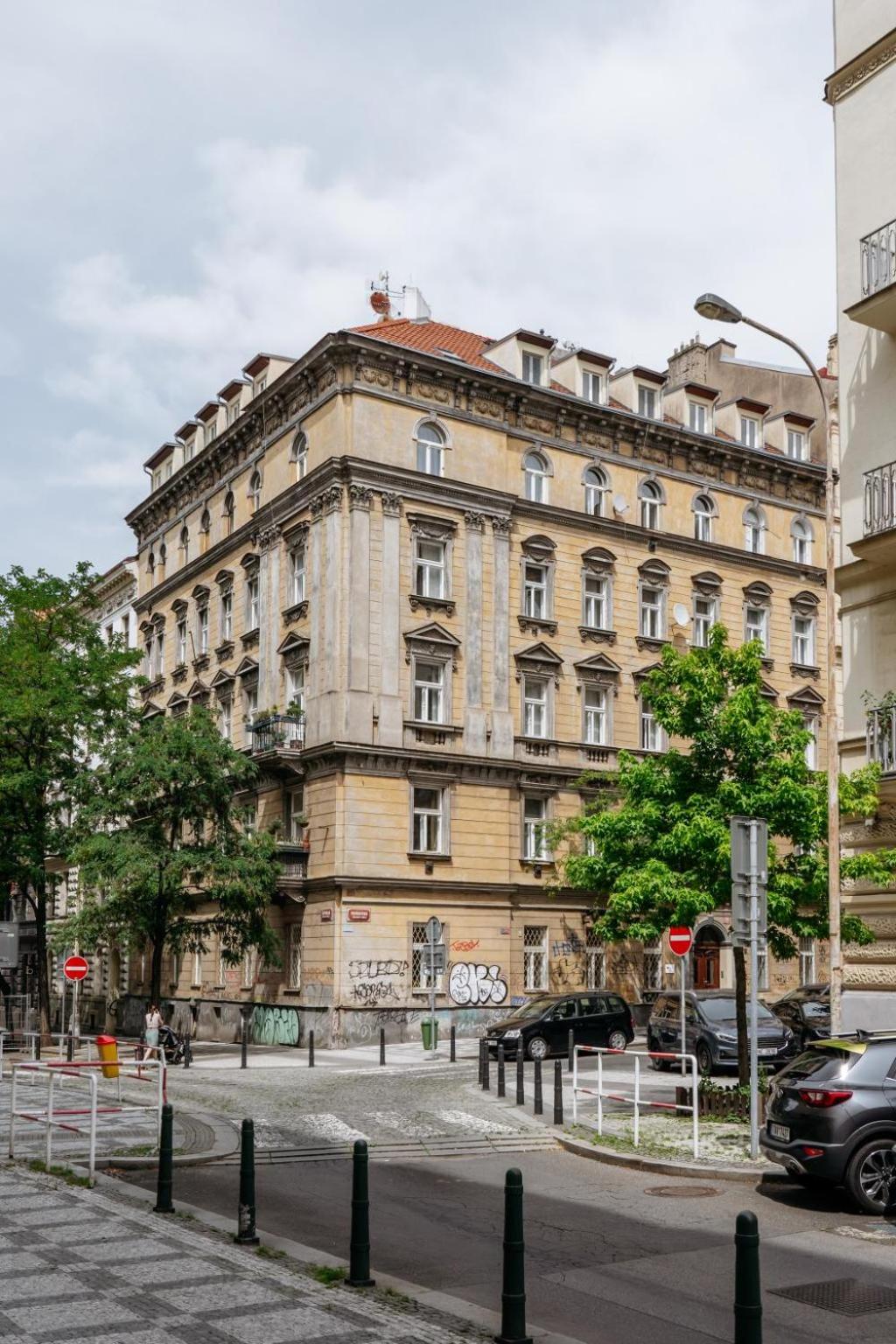 One bedroom apartment with fireplace & AC by Prague Days