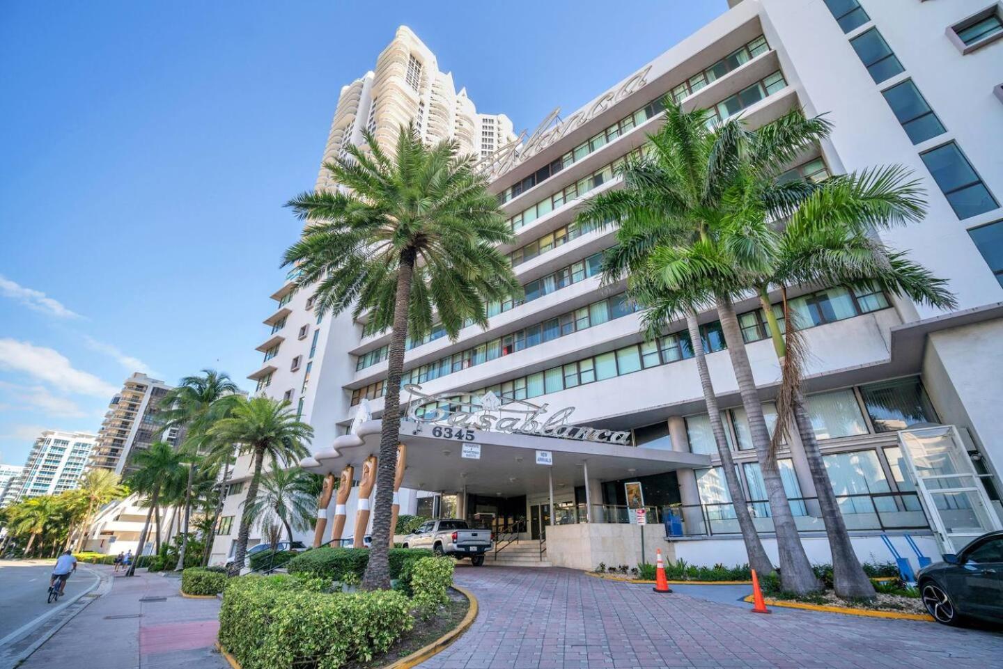 Beautiful Studio in a Seafront Condo view 4