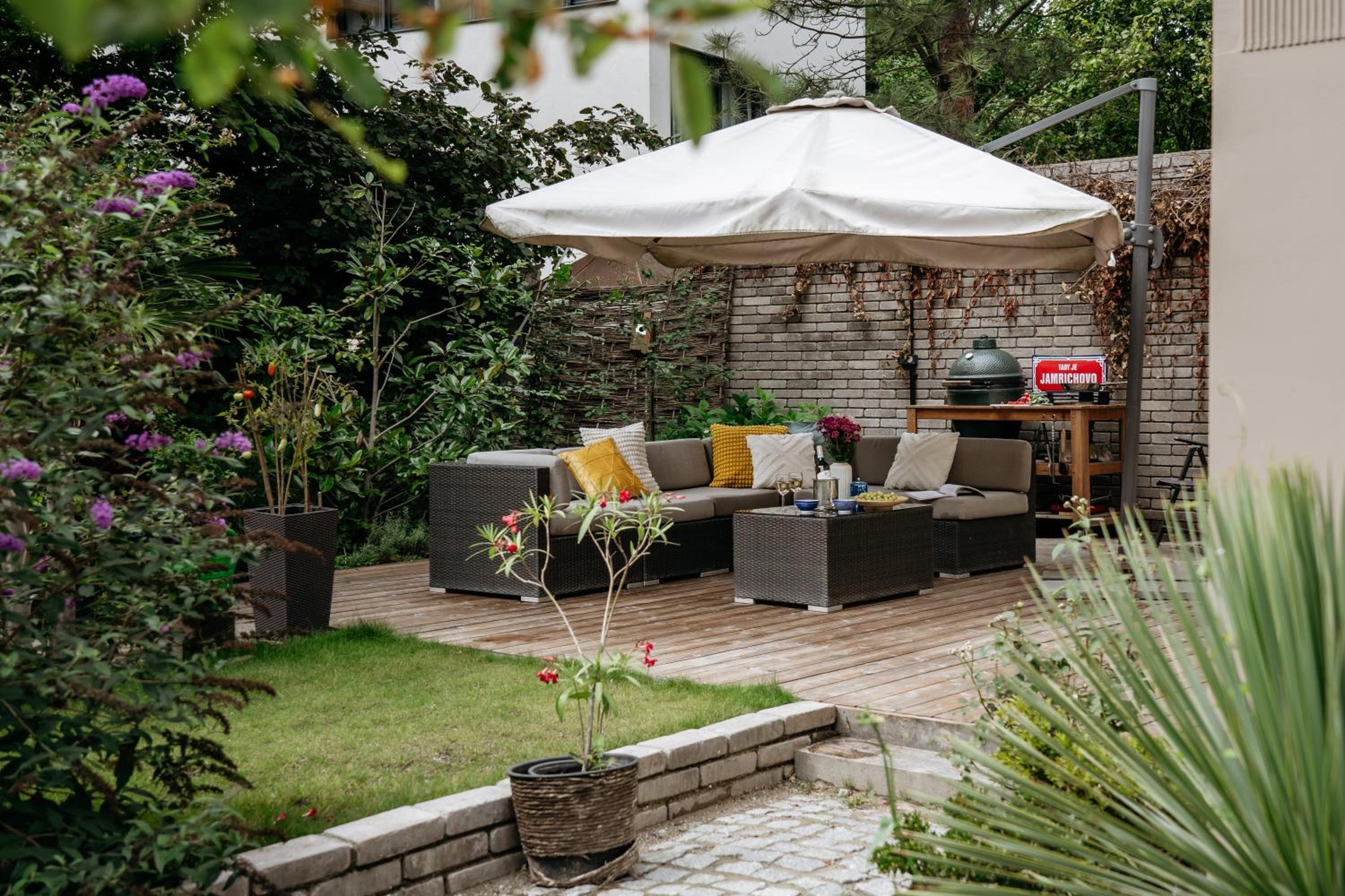 Prague Days - Luxurious Apartments in a Quiet Area