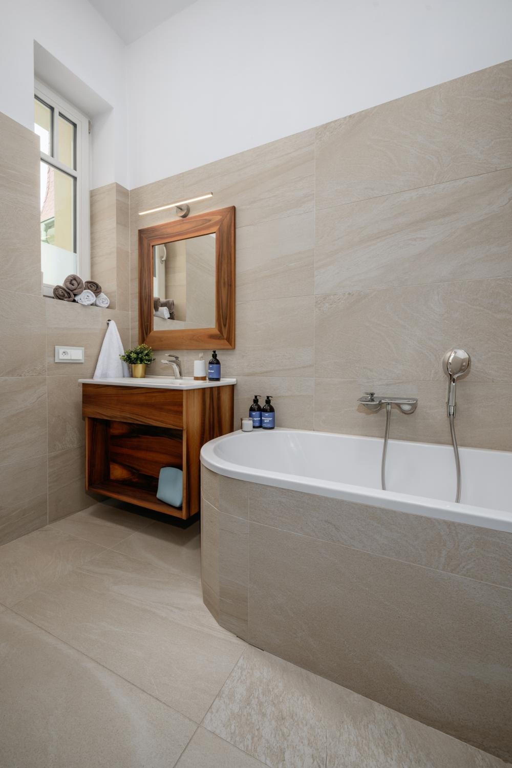 Prague Days - Luxurious Apartments in a Quiet Area