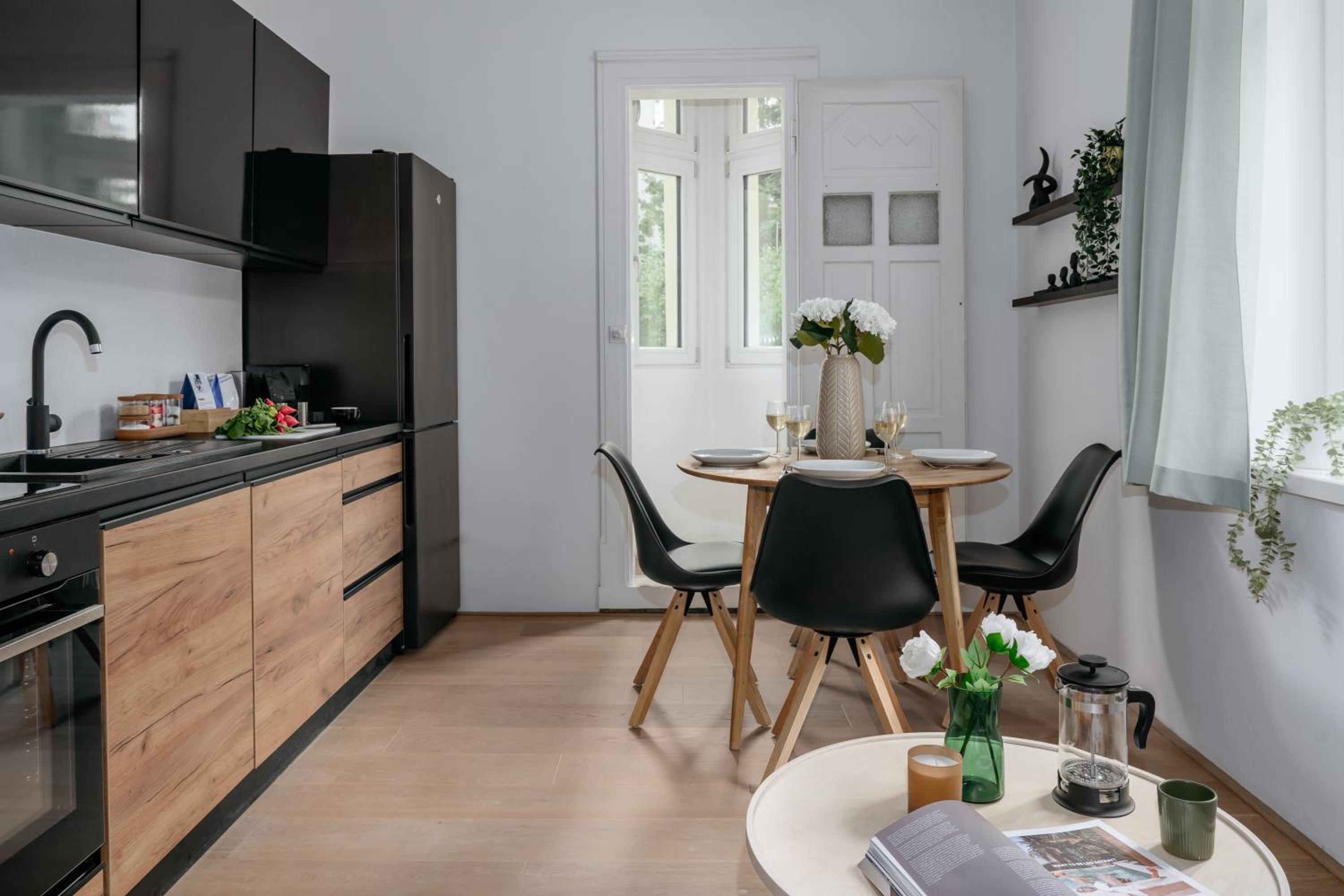 Prague Days - Luxurious Apartments in a Quiet Area
