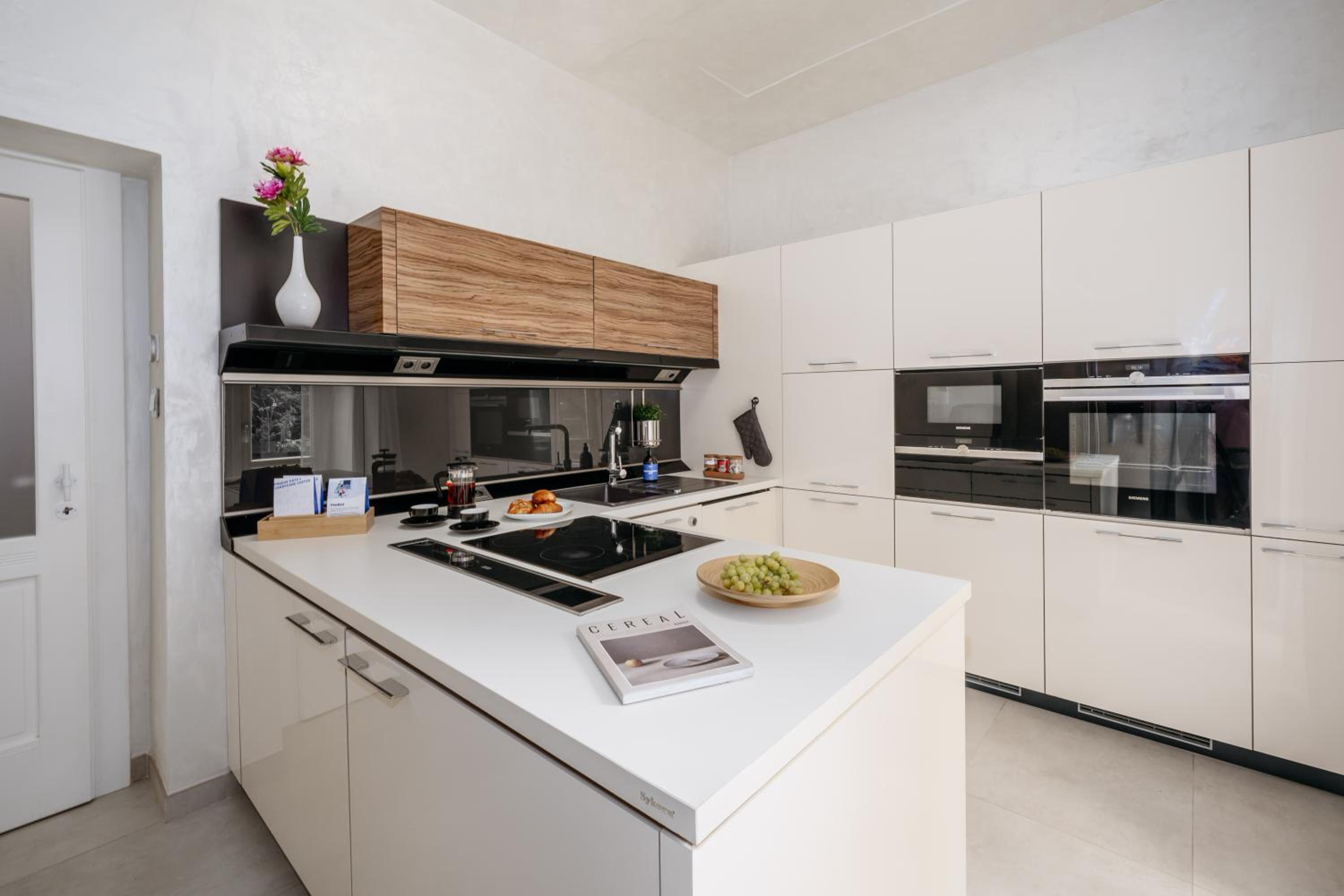 Prague Days - Luxurious Apartments in a Quiet Area