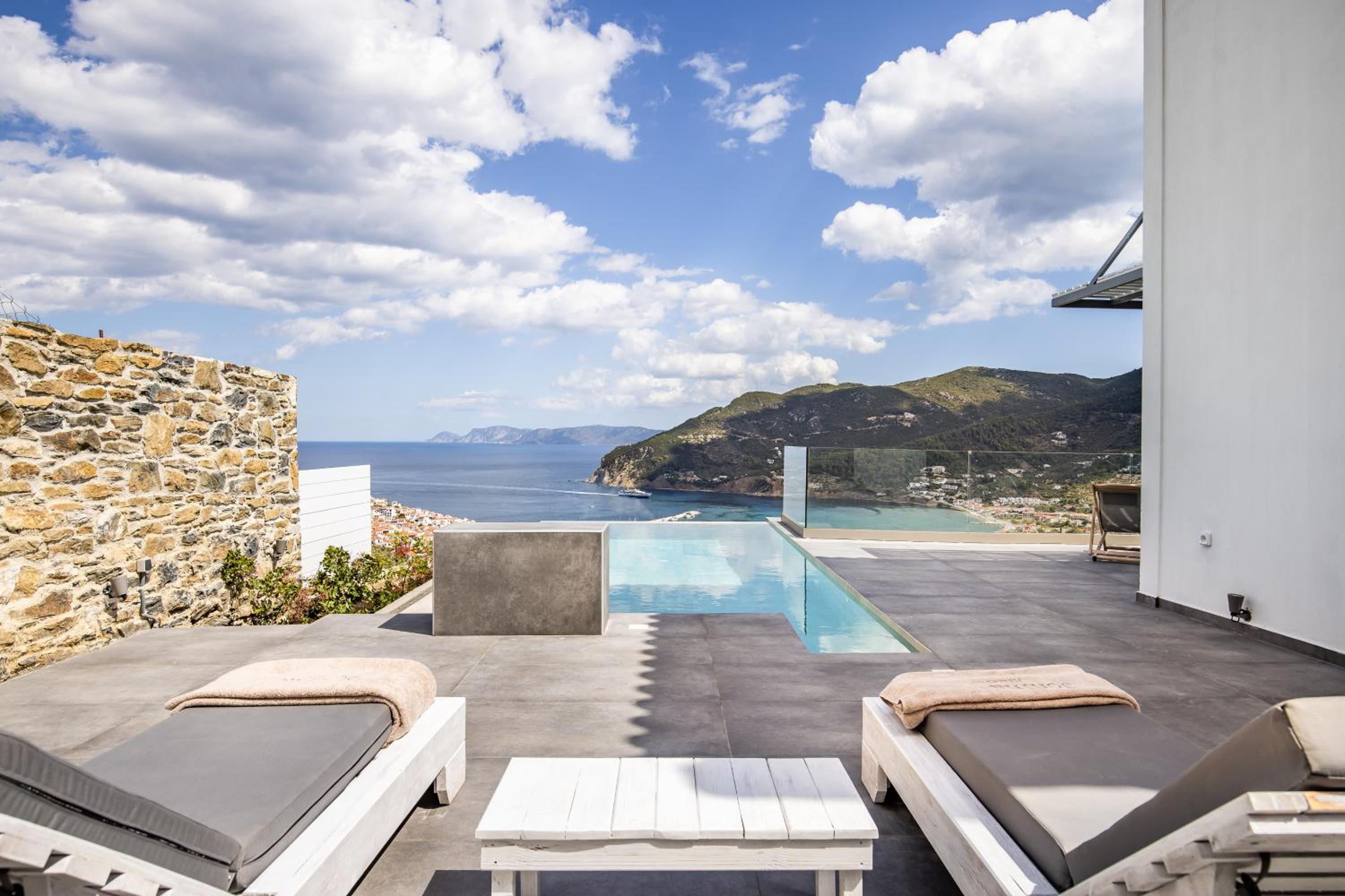 Jonina Resort