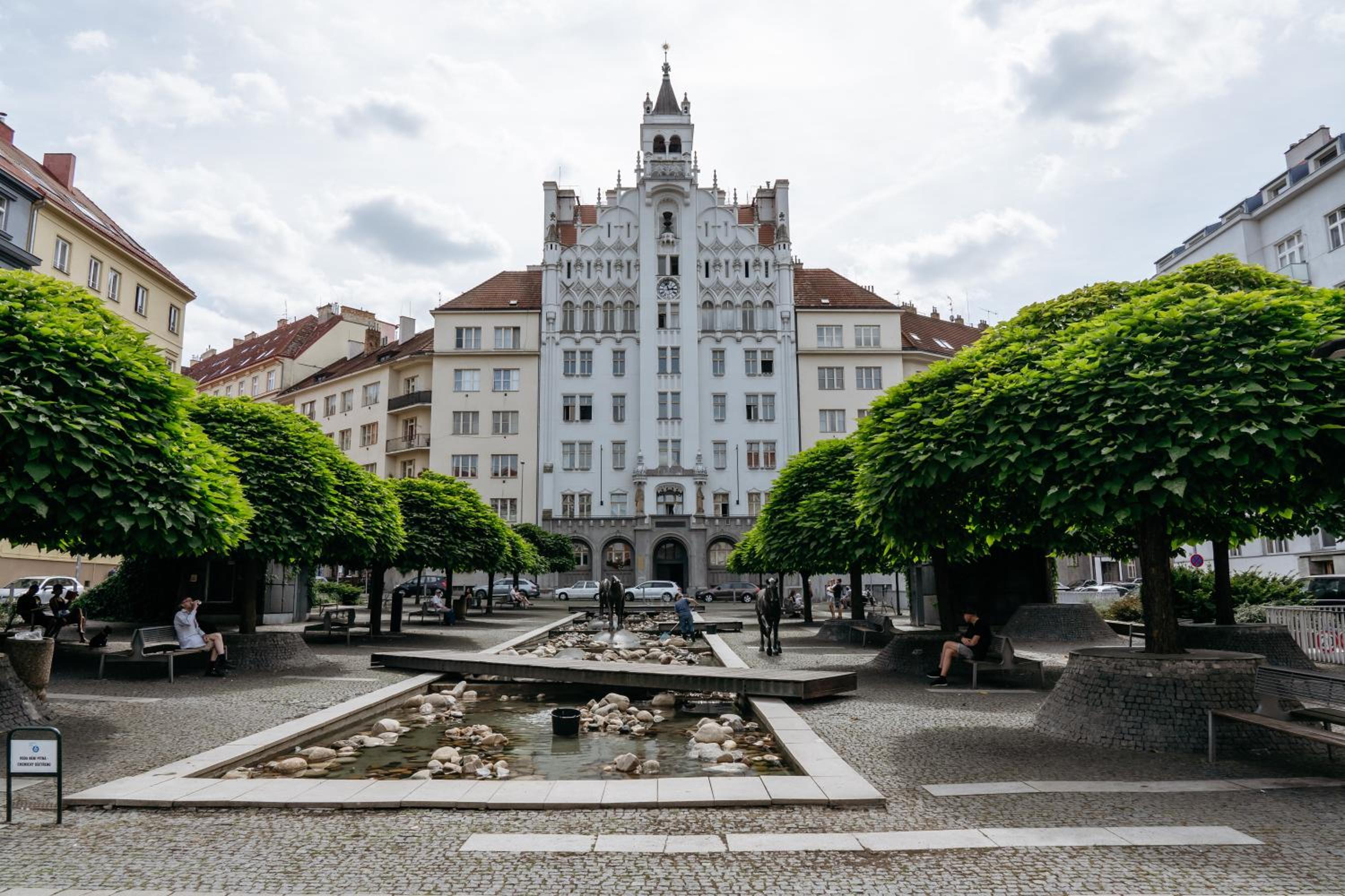 Prague Days - One-bedroom Apartment with Netflix and Workspace
