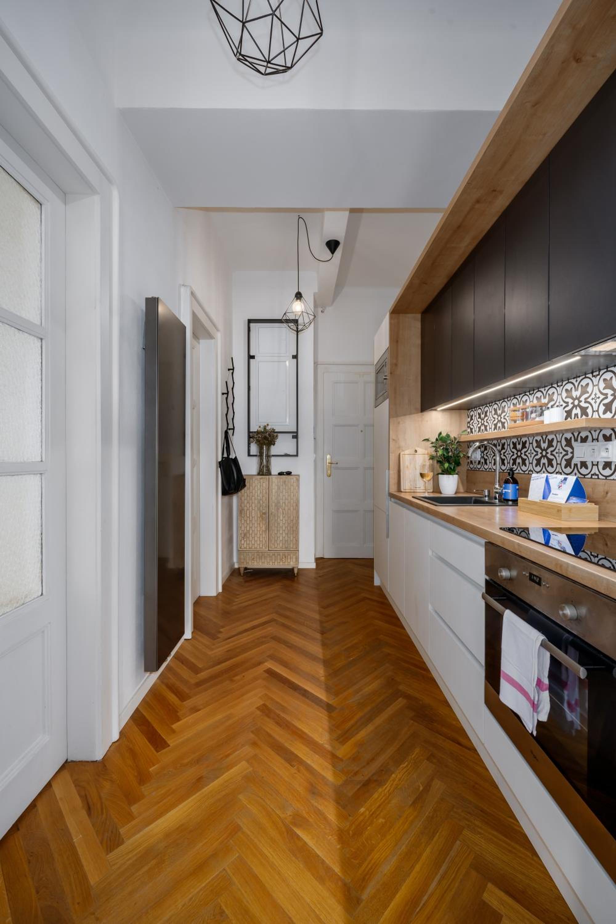 Prague Days - One-bedroom Apartment with Netflix and Workspace