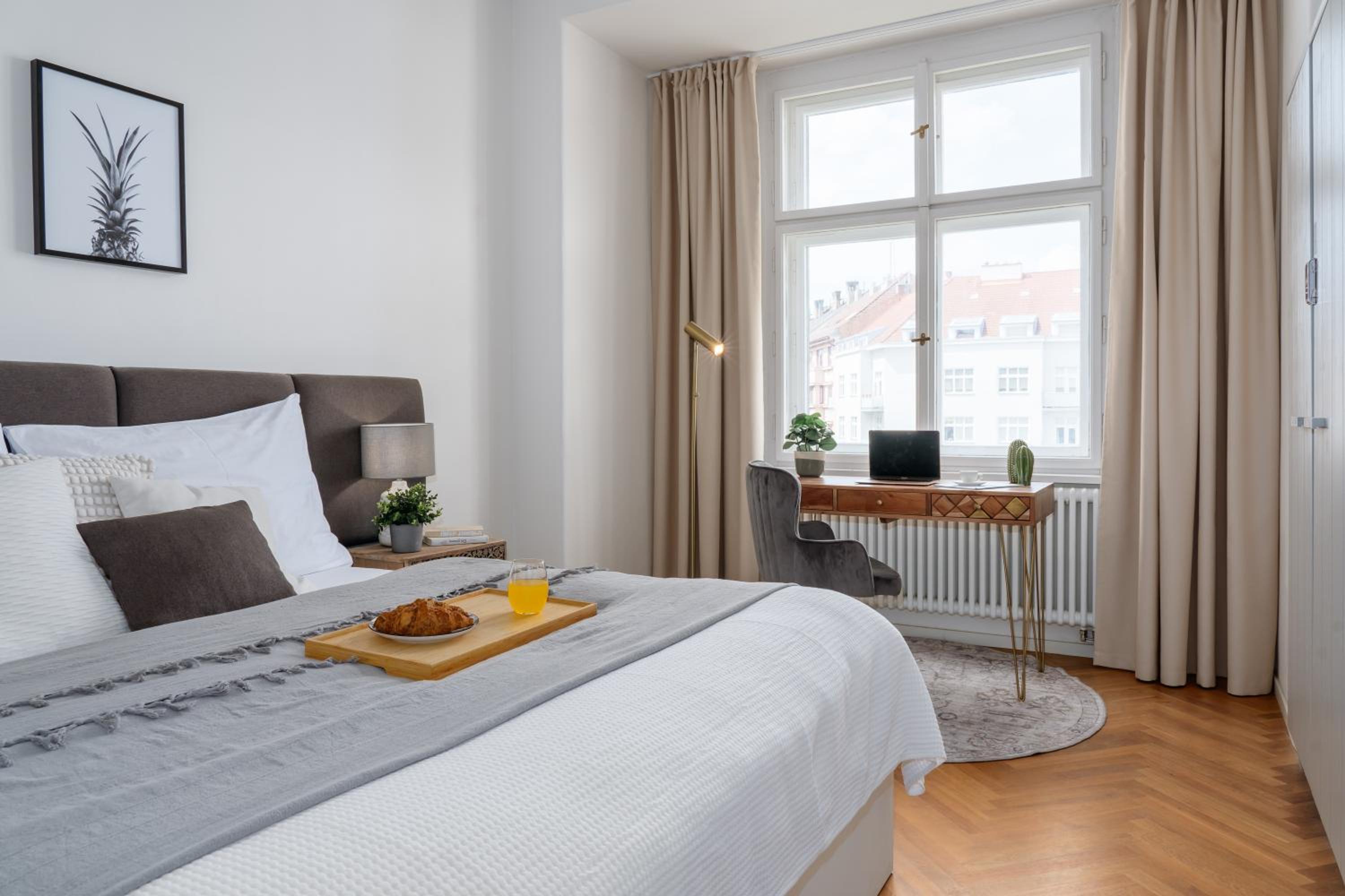 Prague Days - One-bedroom Apartment with Netflix and Workspace