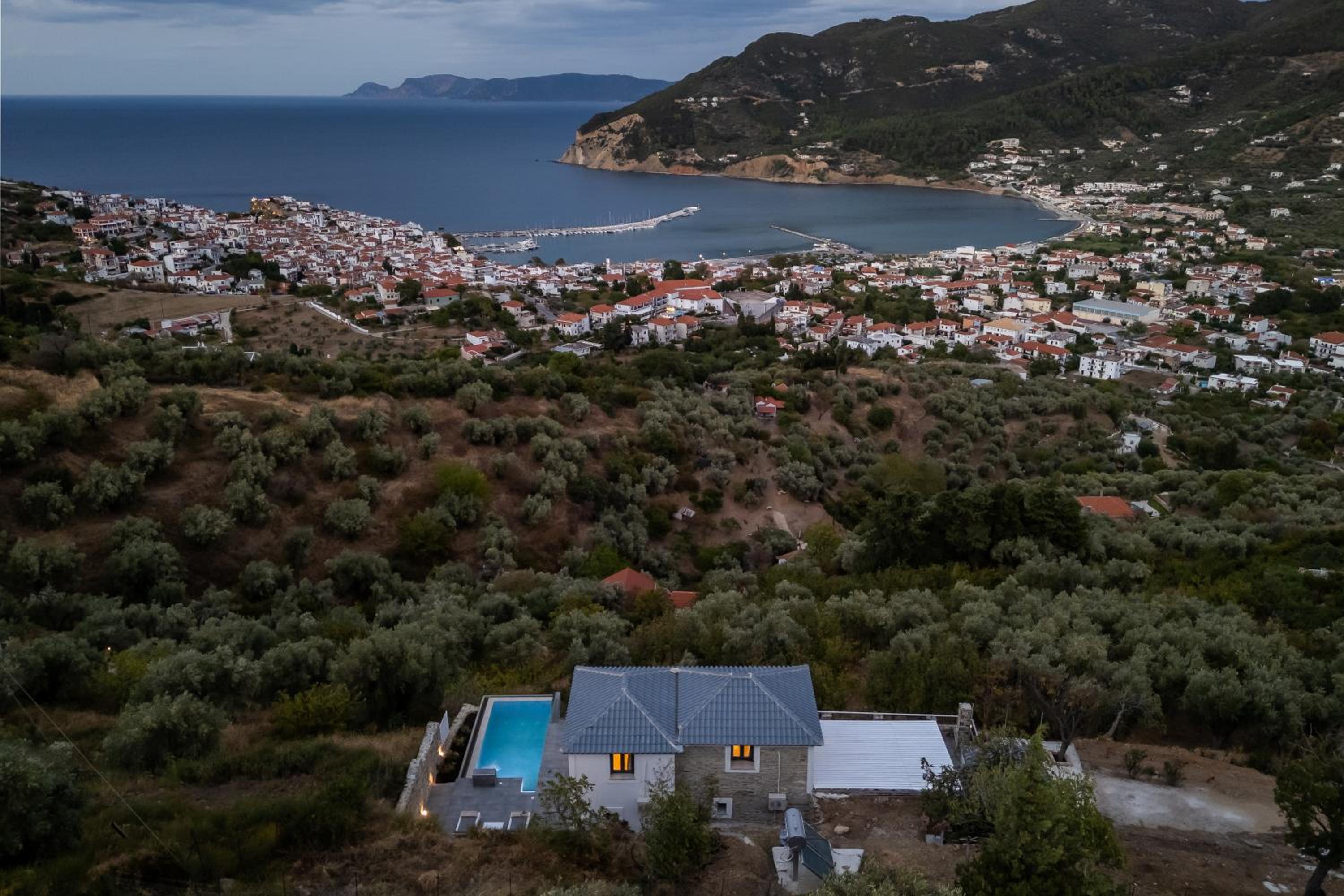 Jonina Resort